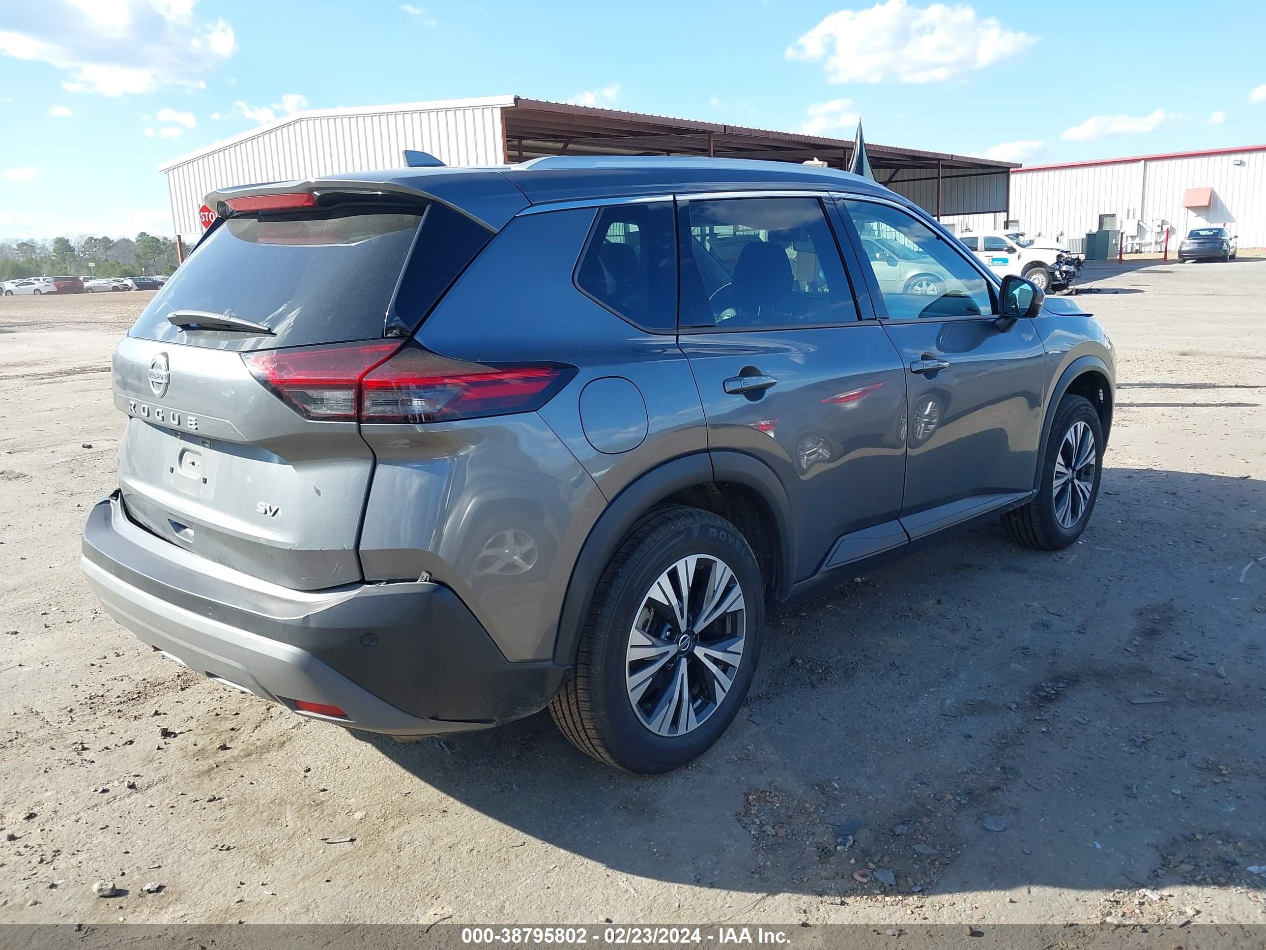 Photo 3 VIN: 5N1AT3BA5MC792486 - NISSAN ROGUE 