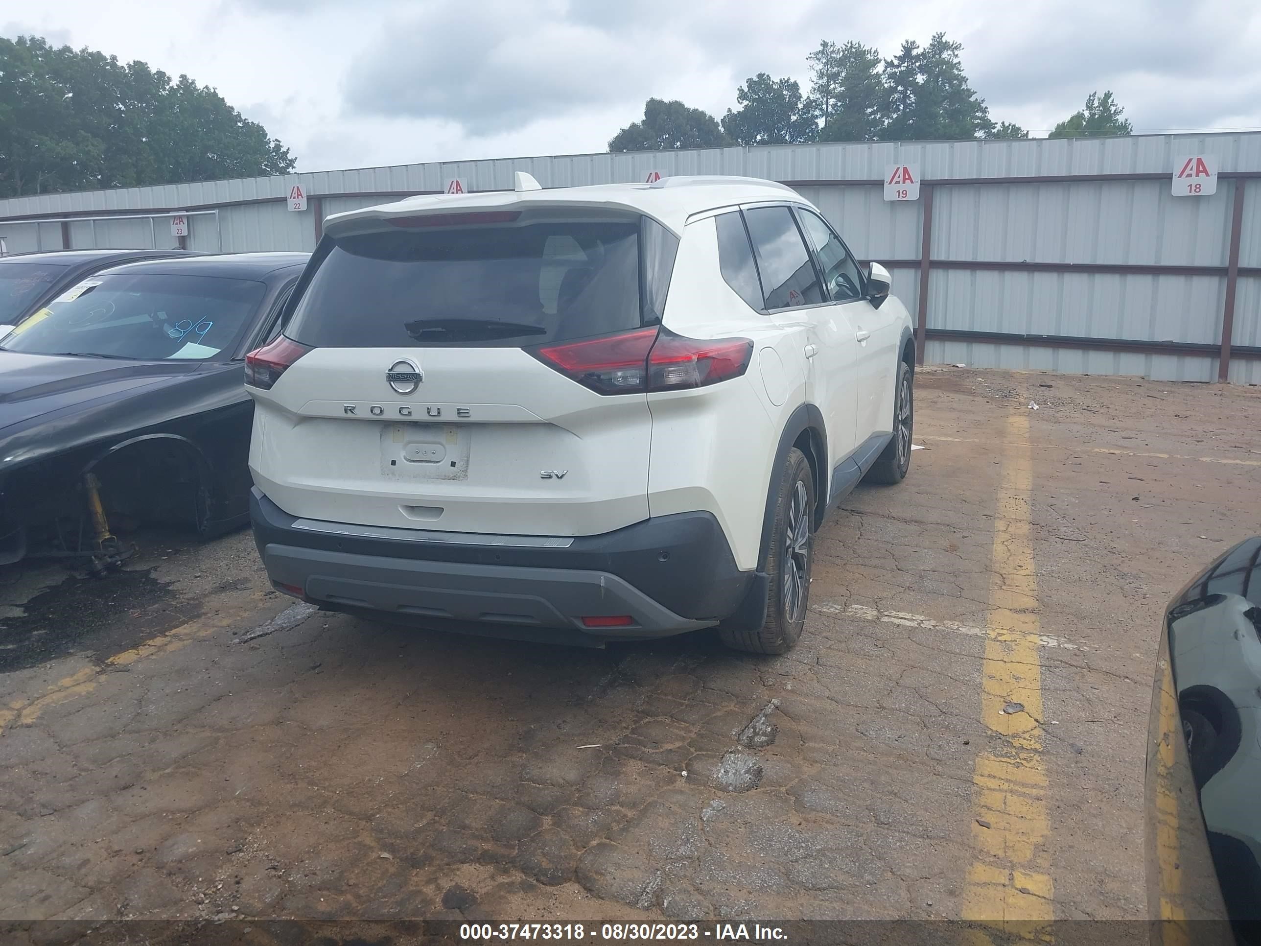 Photo 3 VIN: 5N1AT3BA7MC799729 - NISSAN ROGUE 