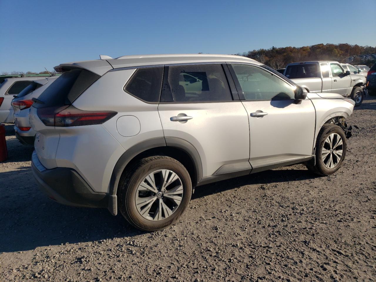 Photo 2 VIN: 5N1AT3BA9MC828079 - NISSAN ROGUE 