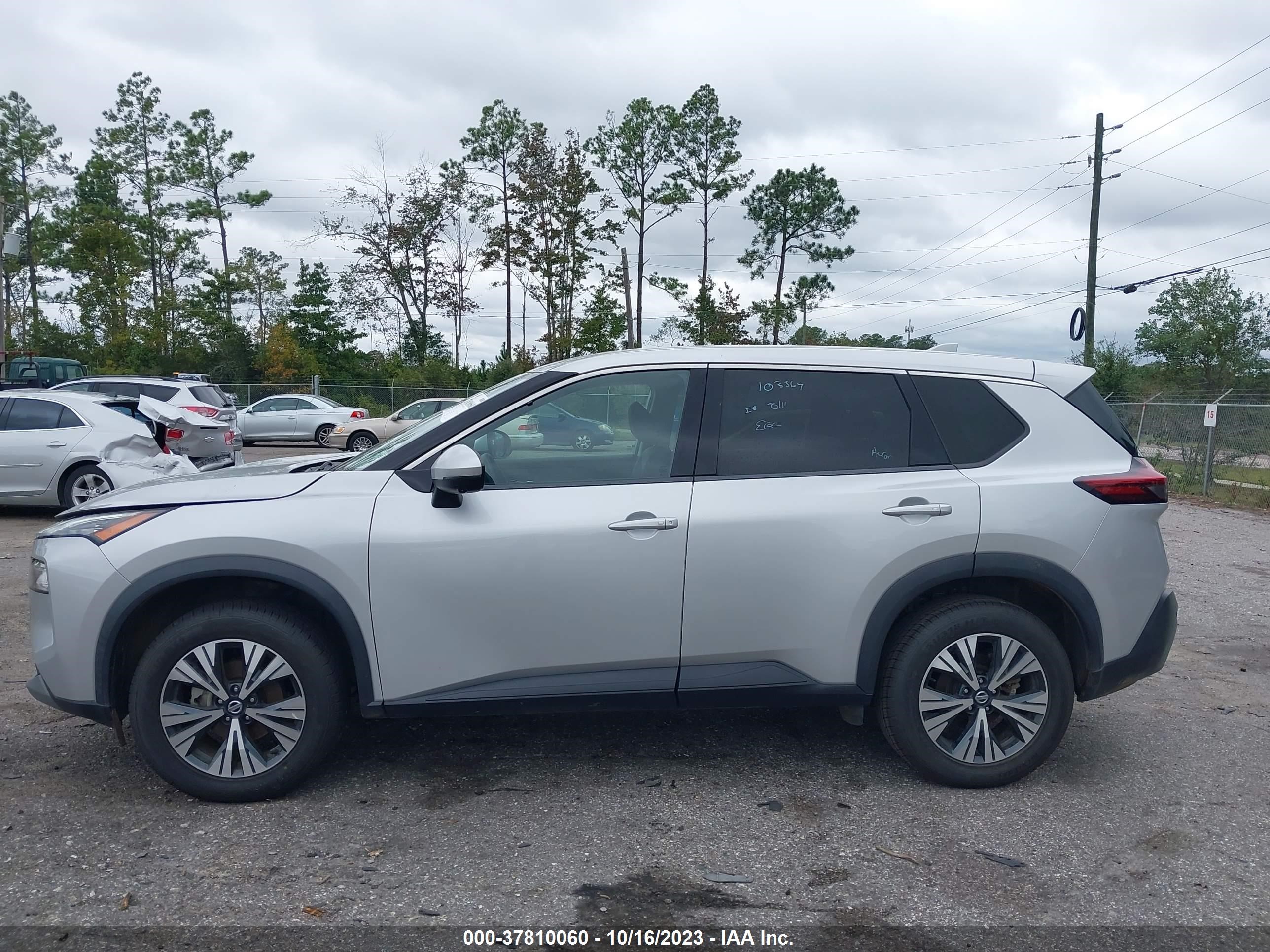 Photo 13 VIN: 5N1AT3BAXMC764957 - NISSAN ROGUE 