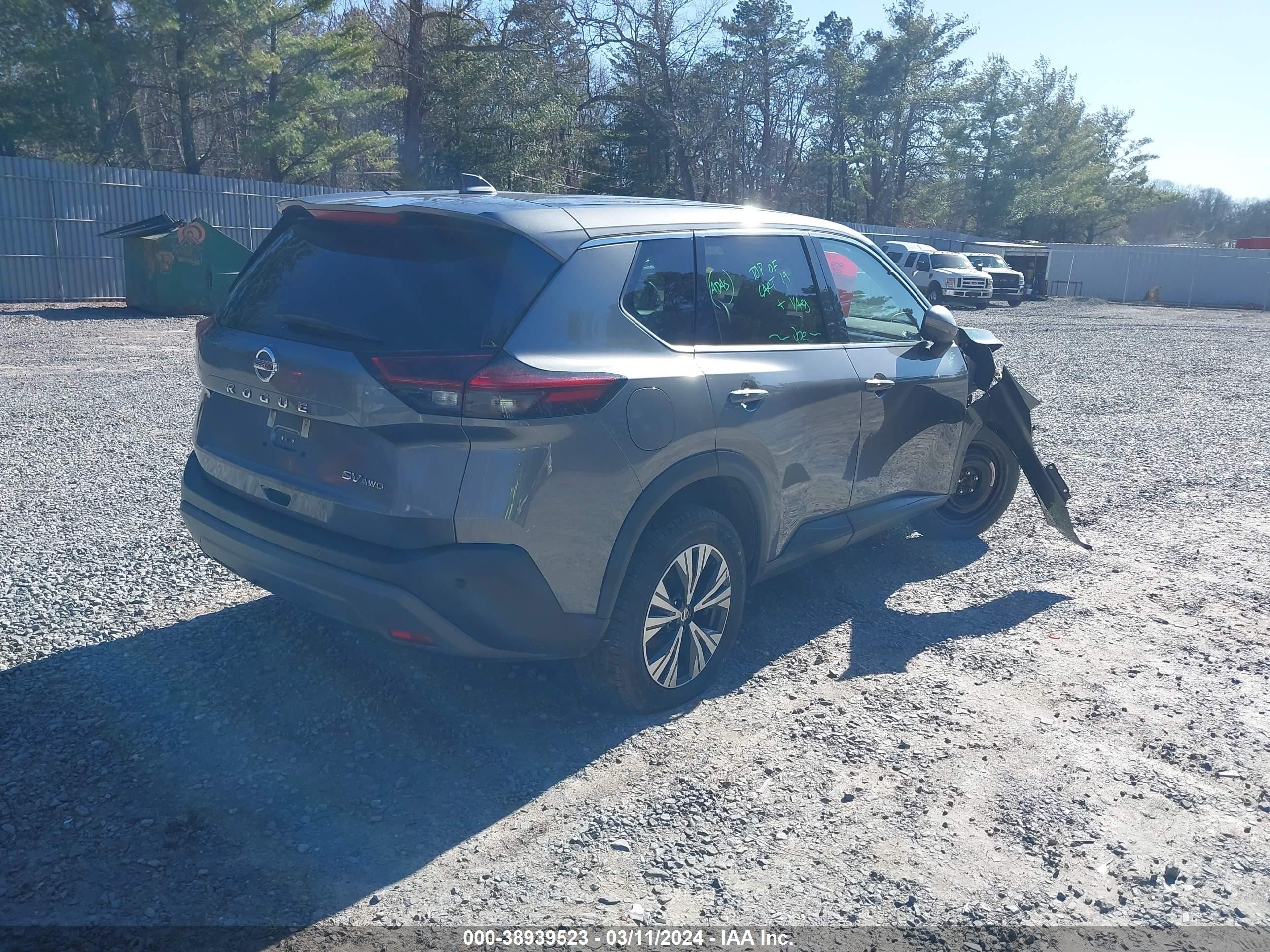 Photo 3 VIN: 5N1AT3BB0MC736898 - NISSAN ROGUE 