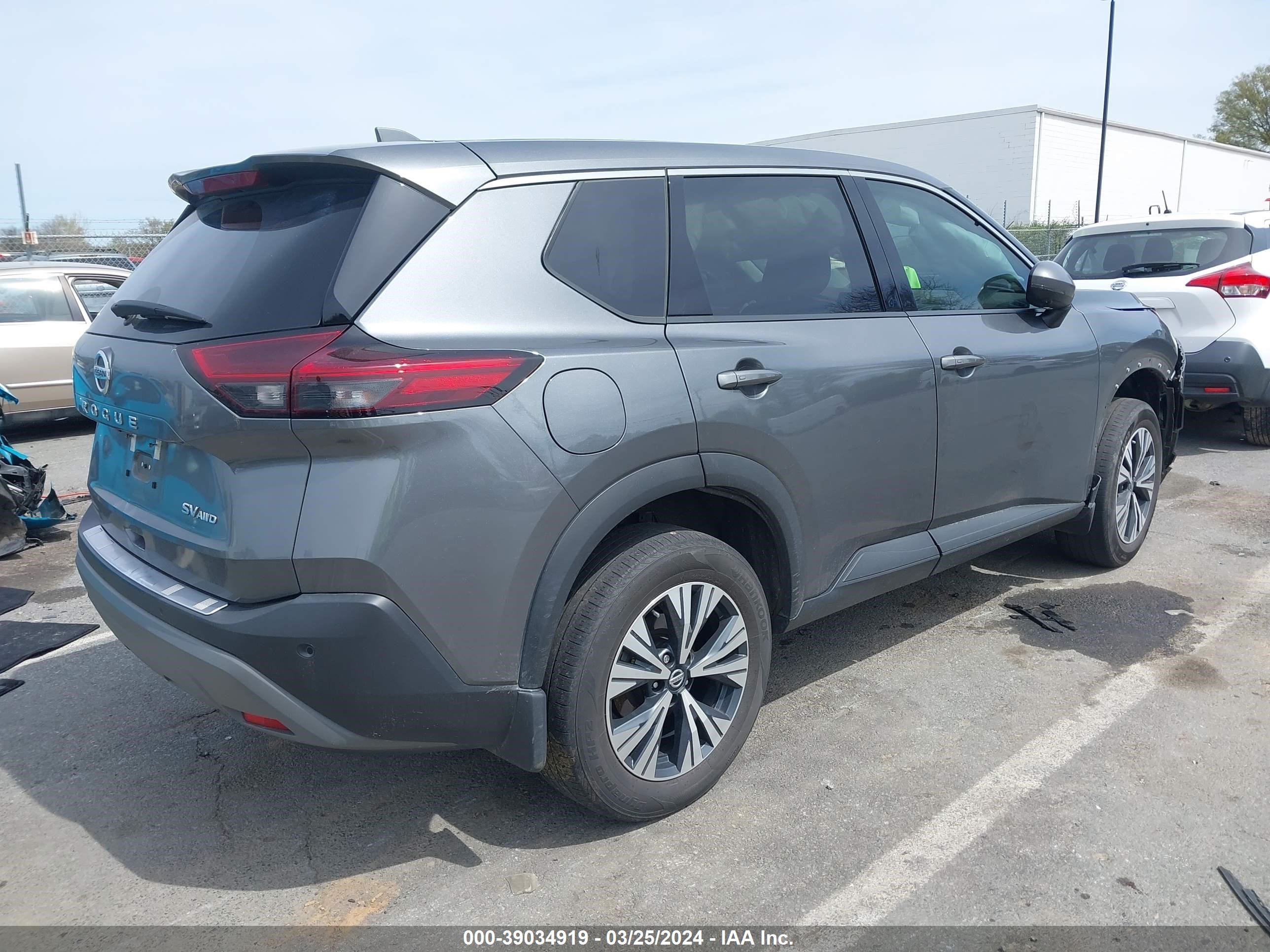 Photo 3 VIN: 5N1AT3BB4MC813322 - NISSAN ROGUE 