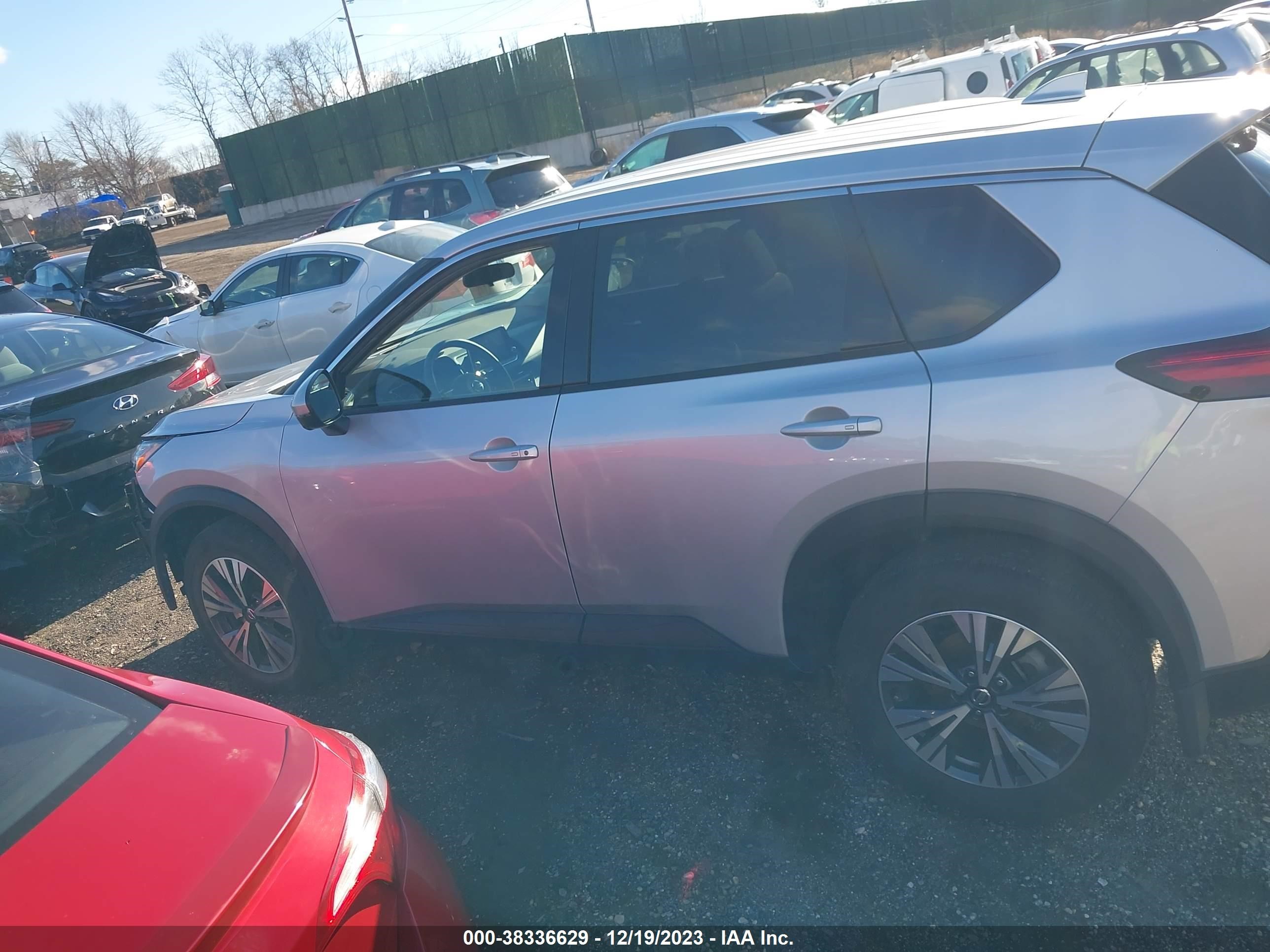 Photo 13 VIN: 5N1AT3BB5MC682546 - NISSAN ROGUE 