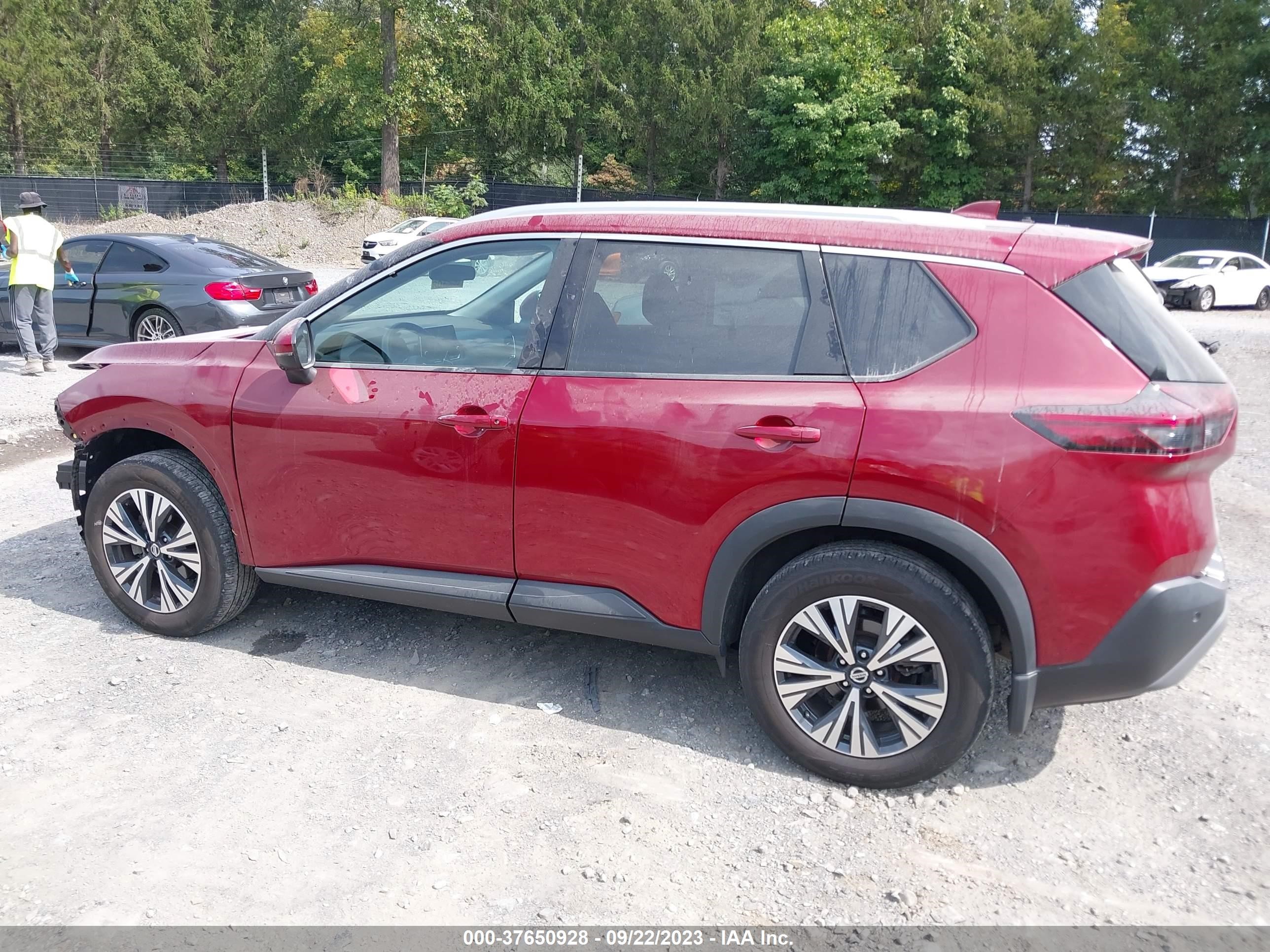 Photo 13 VIN: 5N1AT3BB6MC804010 - NISSAN ROGUE 