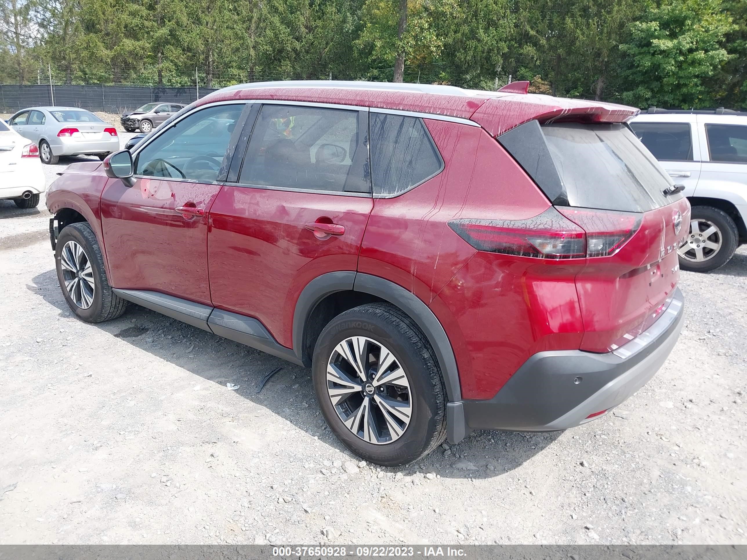 Photo 2 VIN: 5N1AT3BB6MC804010 - NISSAN ROGUE 