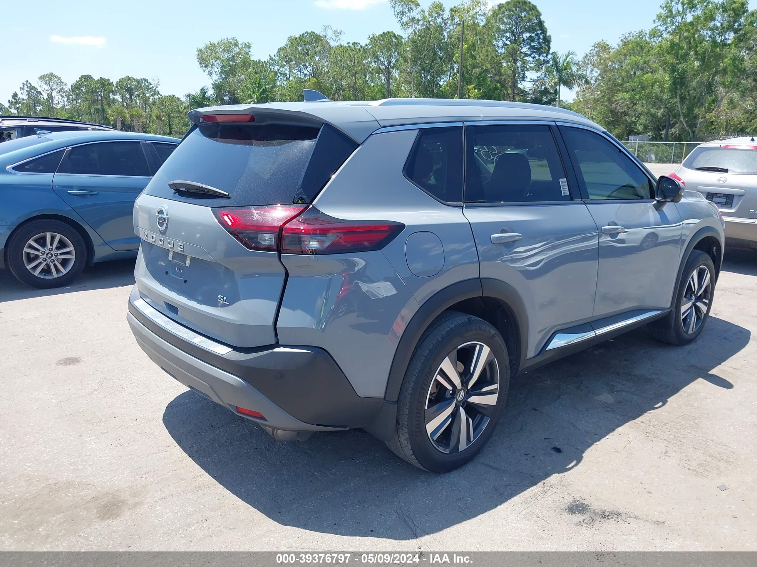 Photo 3 VIN: 5N1AT3CA7MC683428 - NISSAN ROGUE 