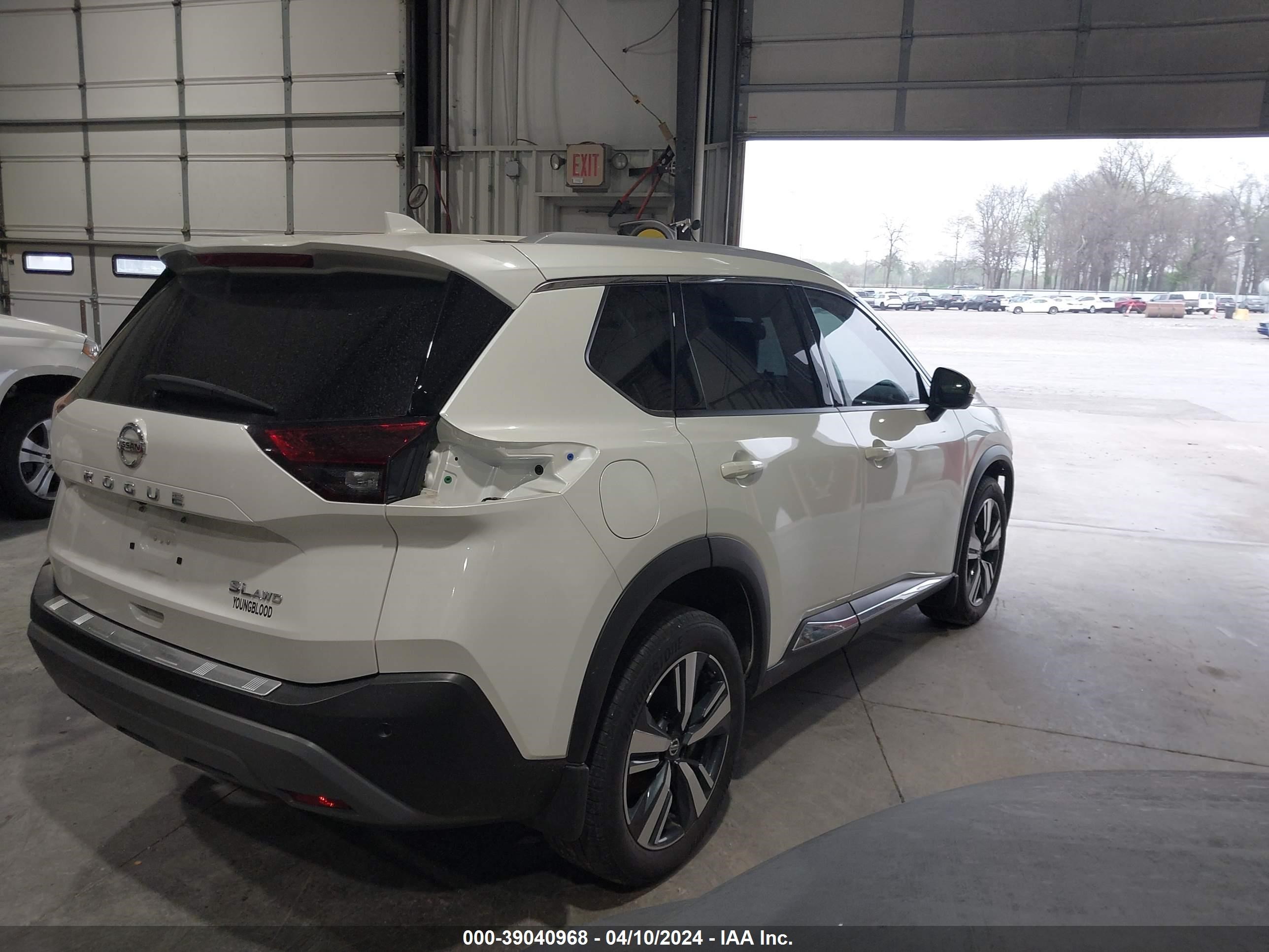 Photo 3 VIN: 5N1AT3CB5MC707945 - NISSAN ROGUE 