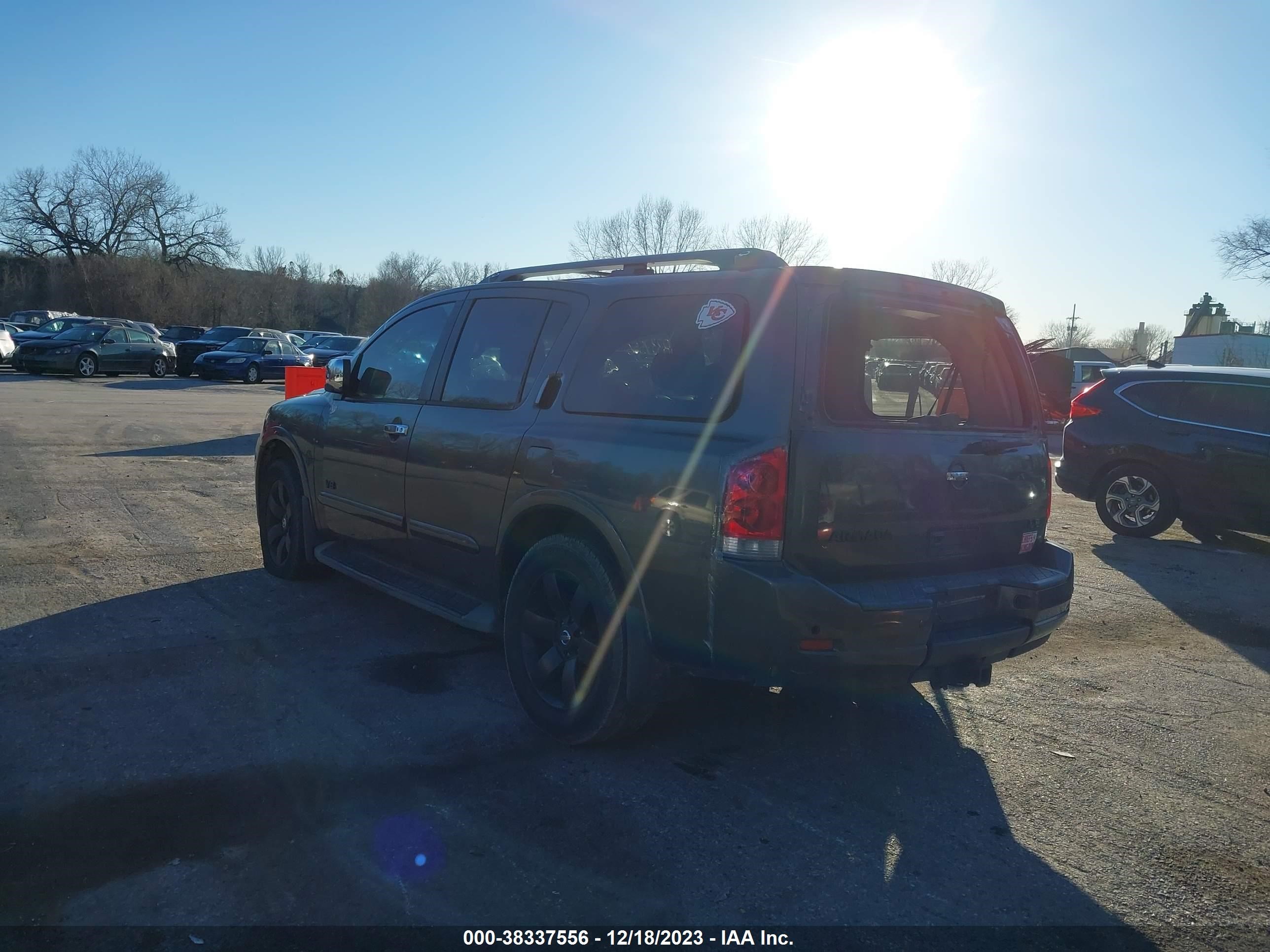 Photo 2 VIN: 5N1BA08C18N601917 - NISSAN ARMADA 