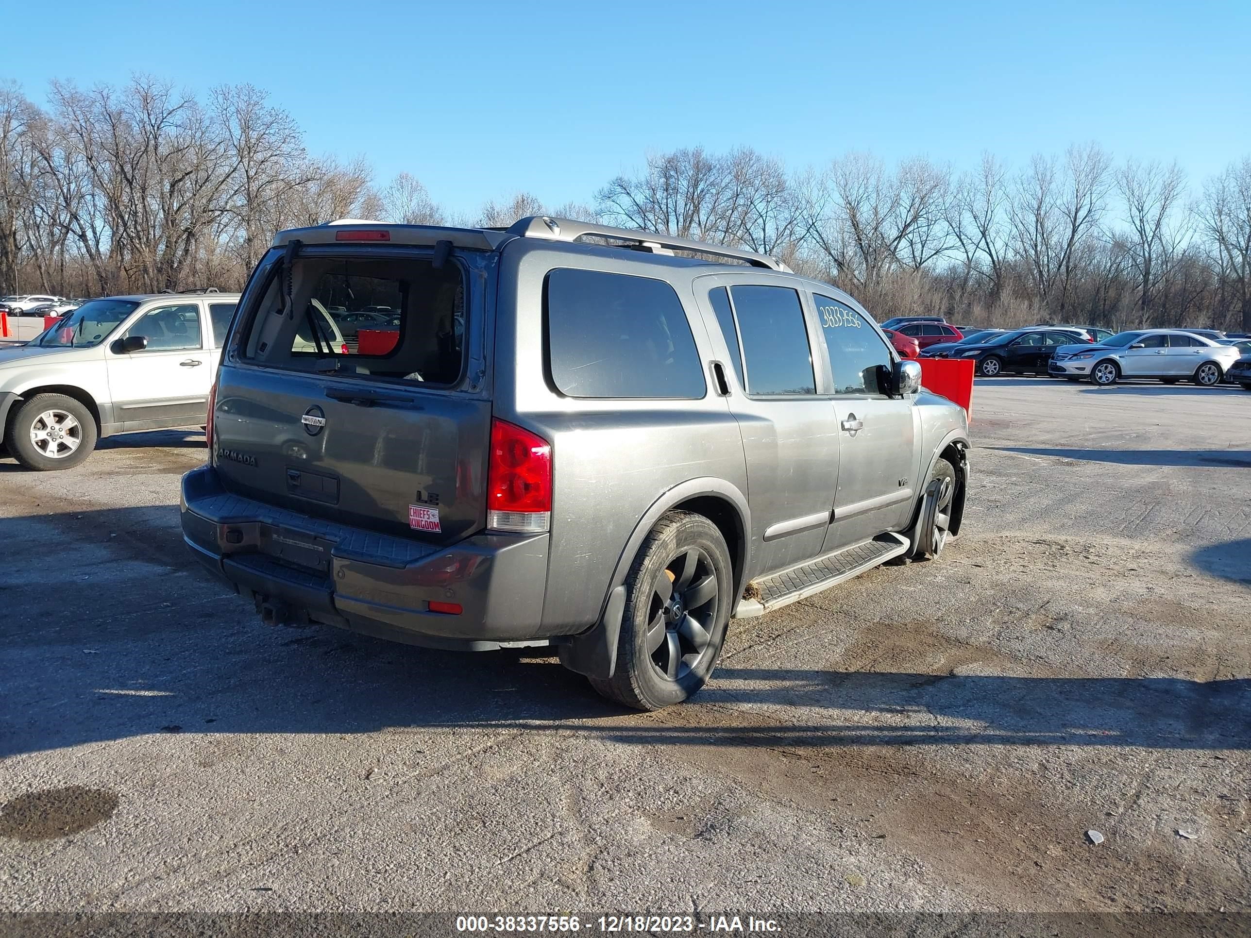 Photo 3 VIN: 5N1BA08C18N601917 - NISSAN ARMADA 