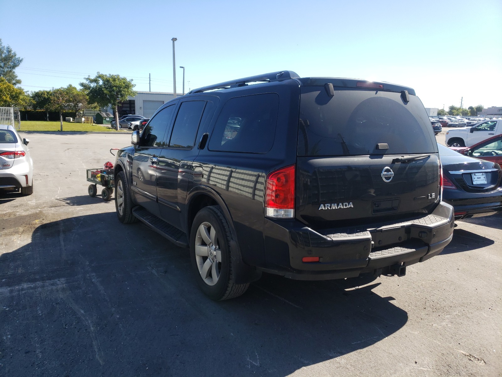 Photo 2 VIN: 5N1BA08D88N623194 - NISSAN ARMADA SE 