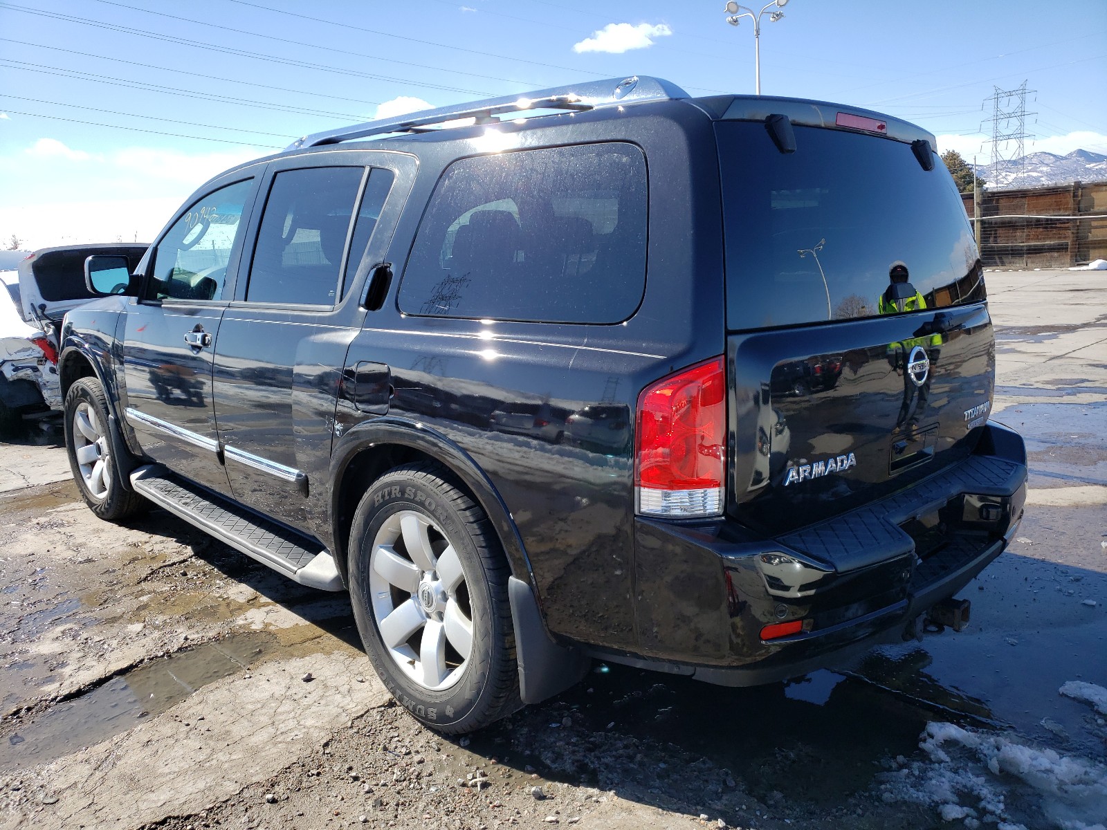 Photo 2 VIN: 5N1BA0NC4AN601467 - NISSAN ARMADA SE 