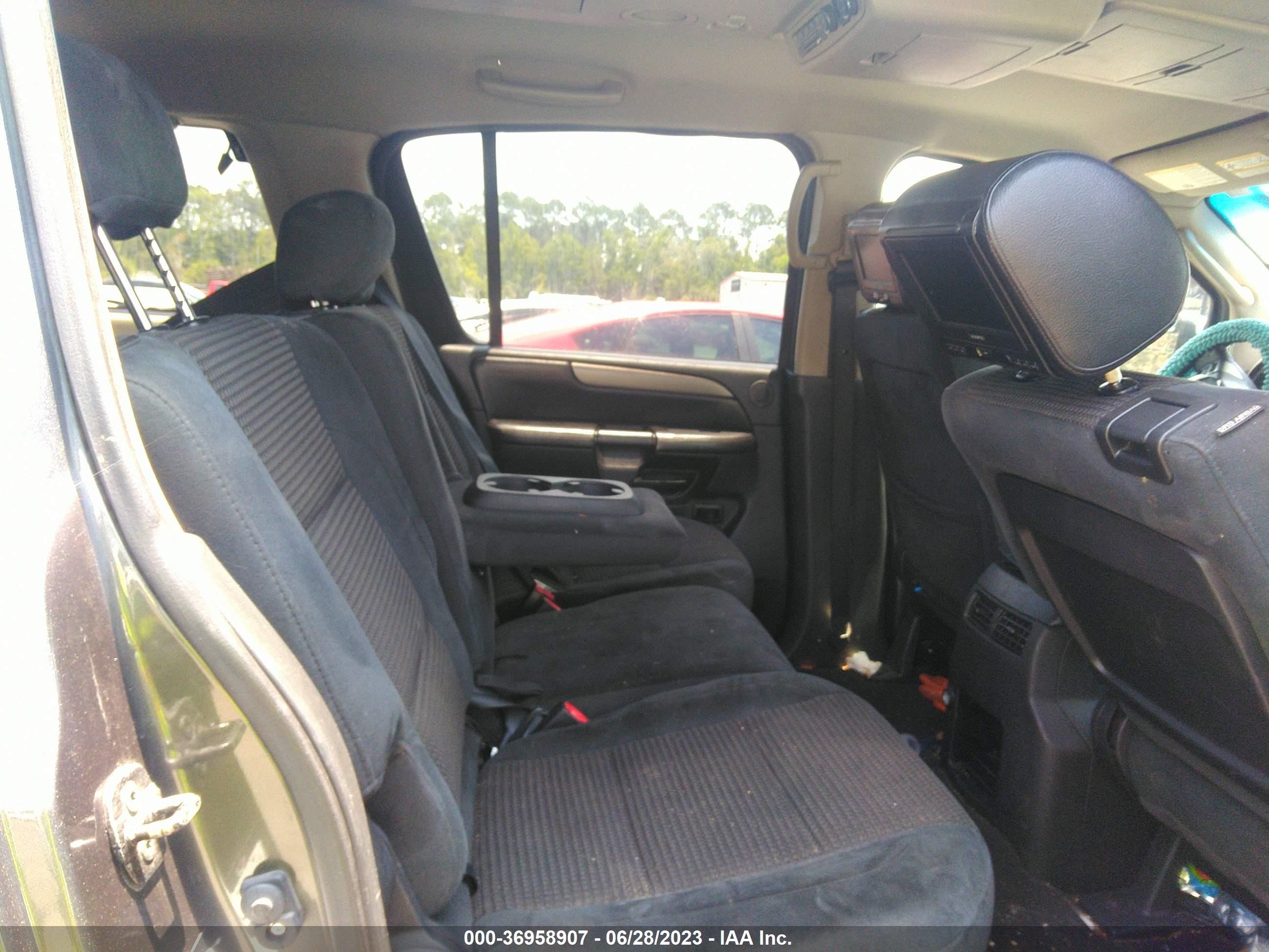 Photo 7 VIN: 5N1BA0NC9BN603569 - NISSAN ARMADA 