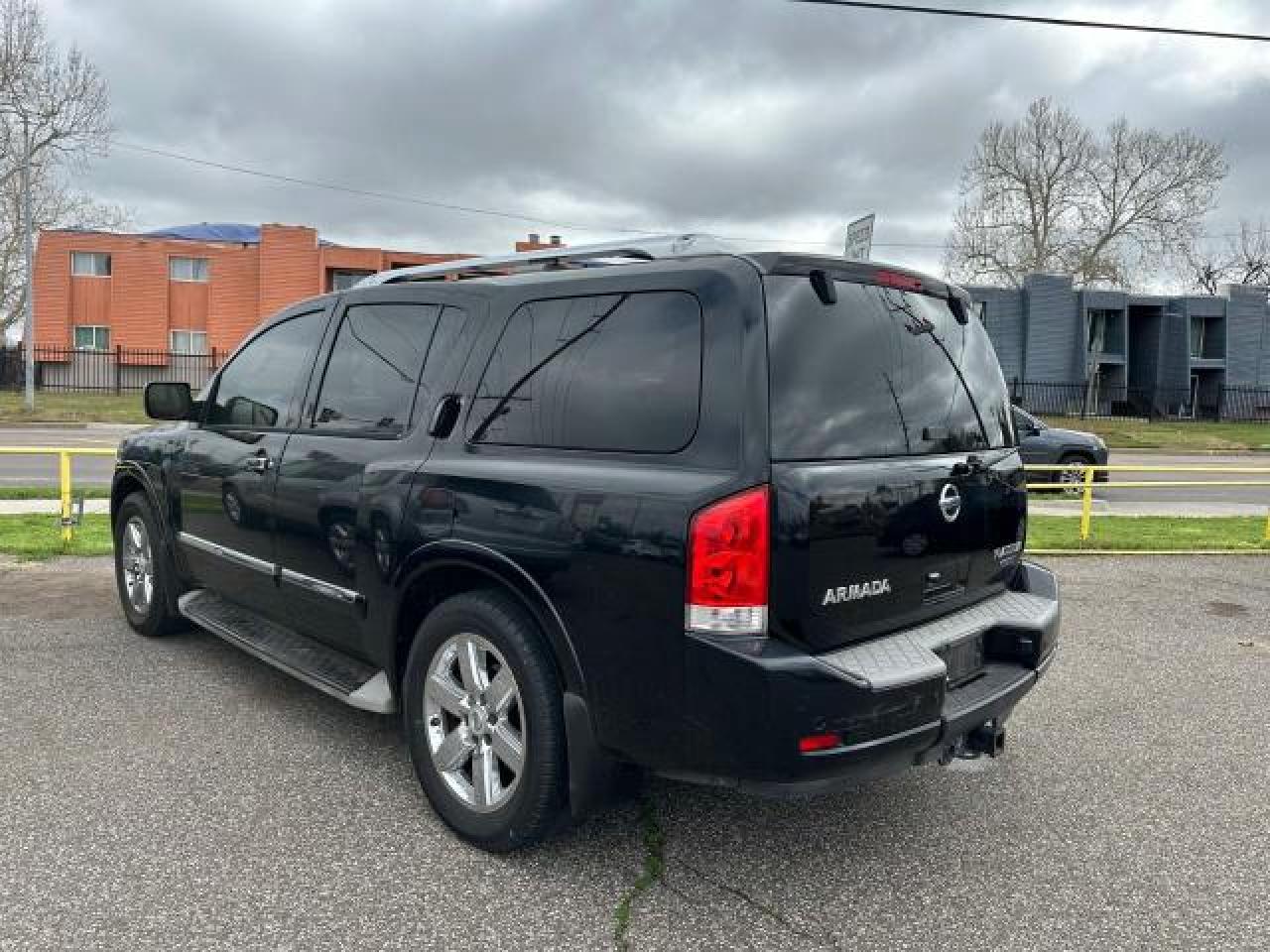 Photo 2 VIN: 5N1BA0ND4BN604752 - NISSAN ARMADA 