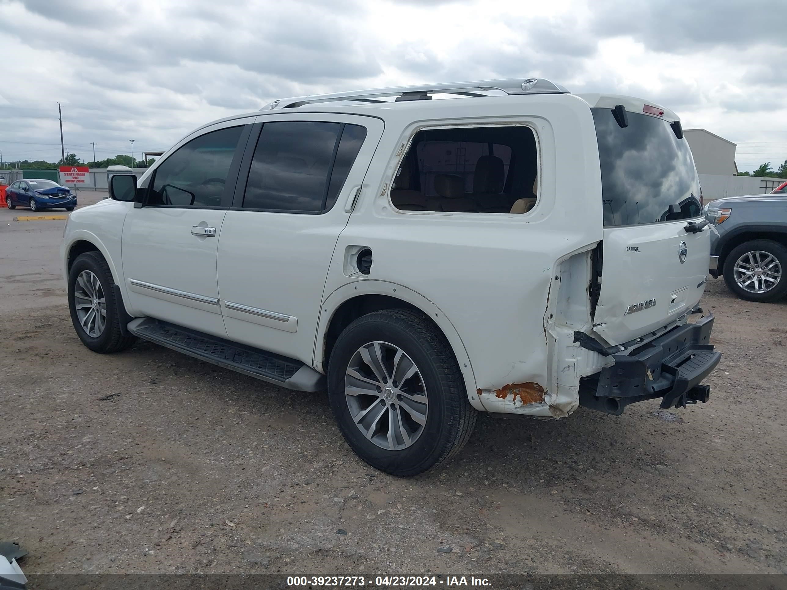 Photo 2 VIN: 5N1BA0ND4FN603994 - NISSAN ARMADA 