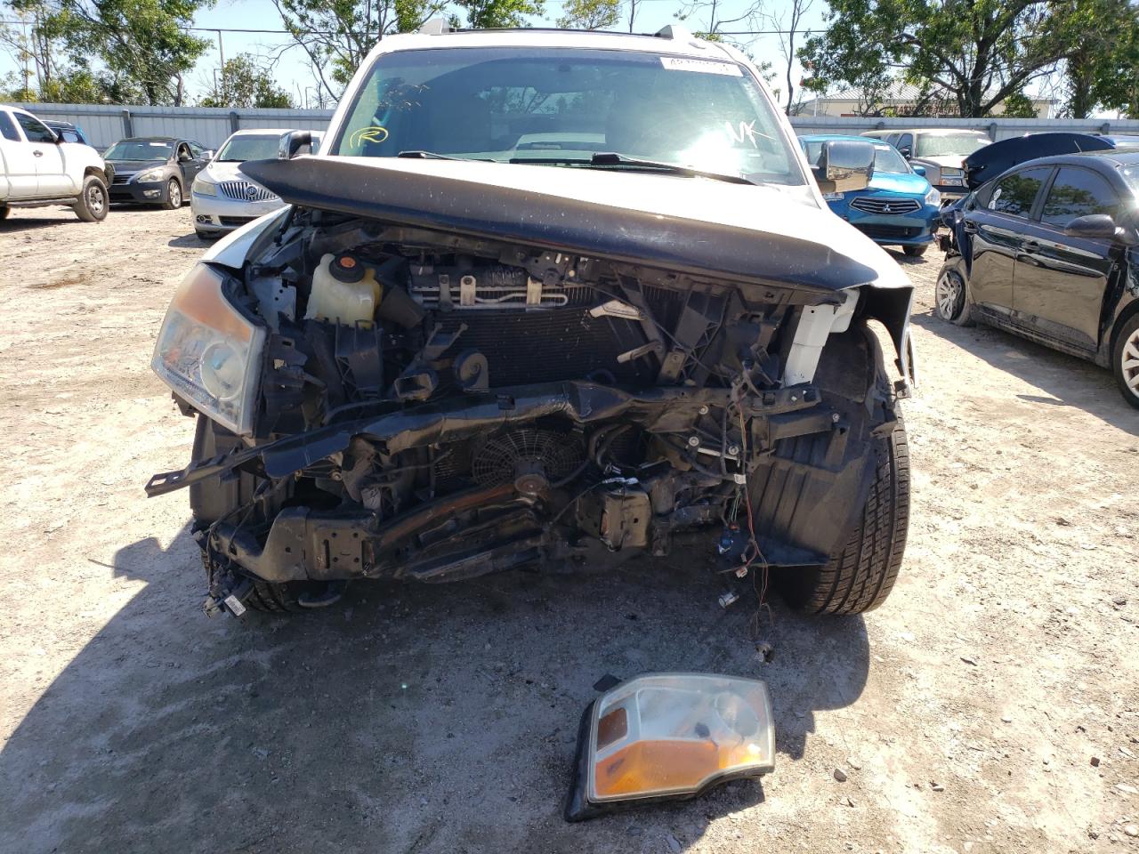 Photo 4 VIN: 5N1BA0NE6EN610792 - NISSAN ARMADA 