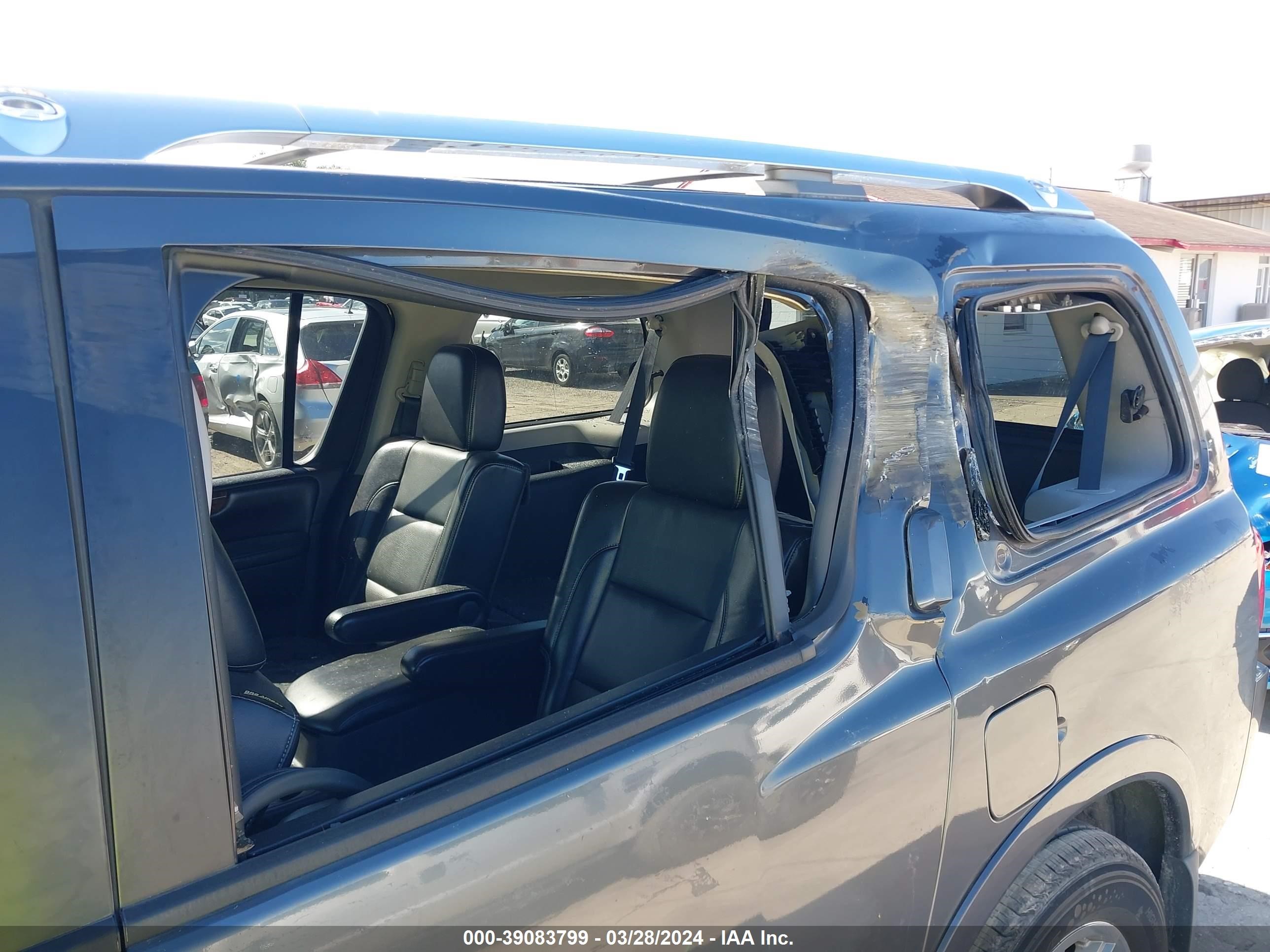 Photo 5 VIN: 5N1BA0NF8CN617524 - NISSAN ARMADA 