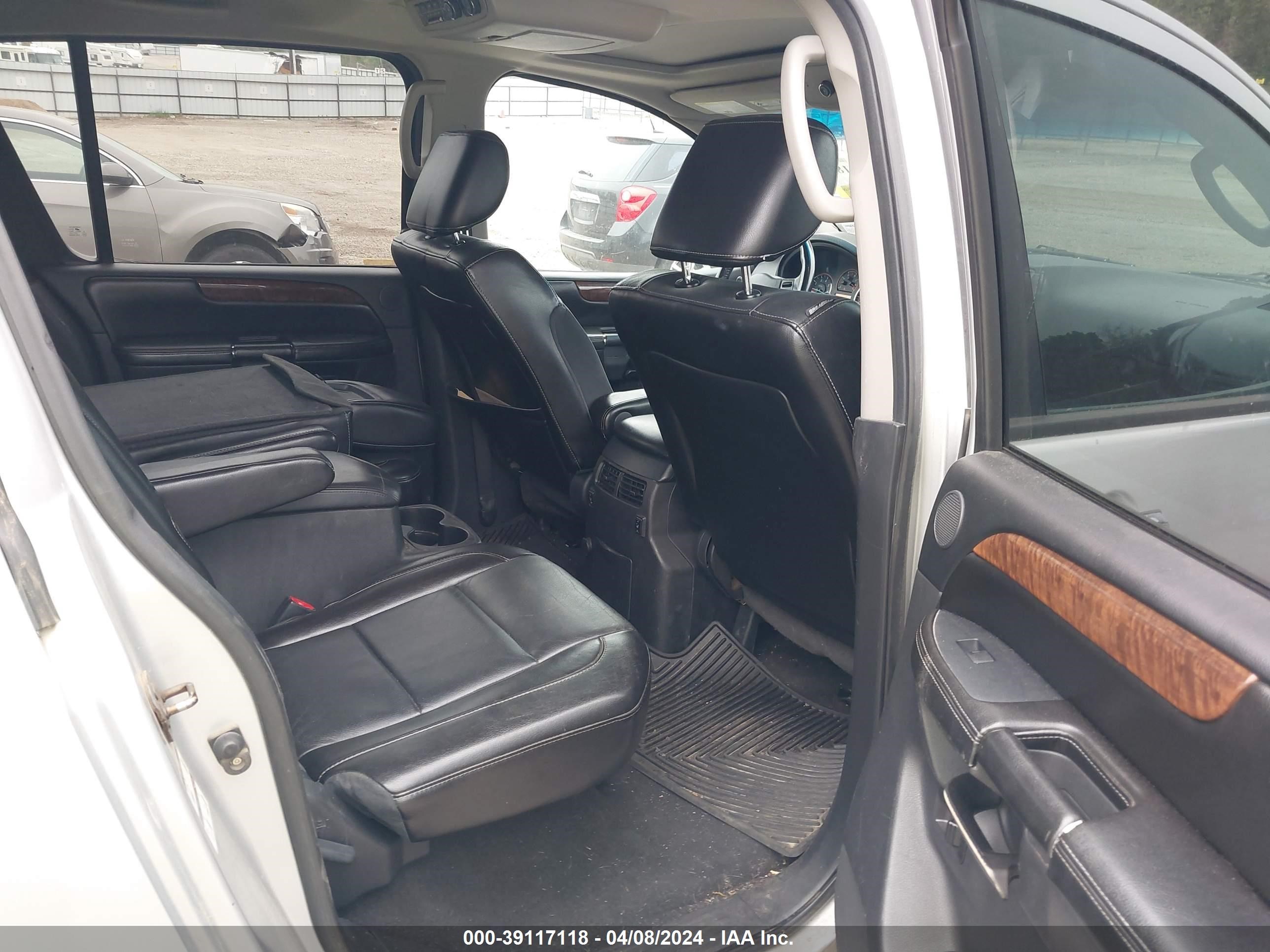 Photo 7 VIN: 5N1BA0NFXCN613829 - NISSAN ARMADA 