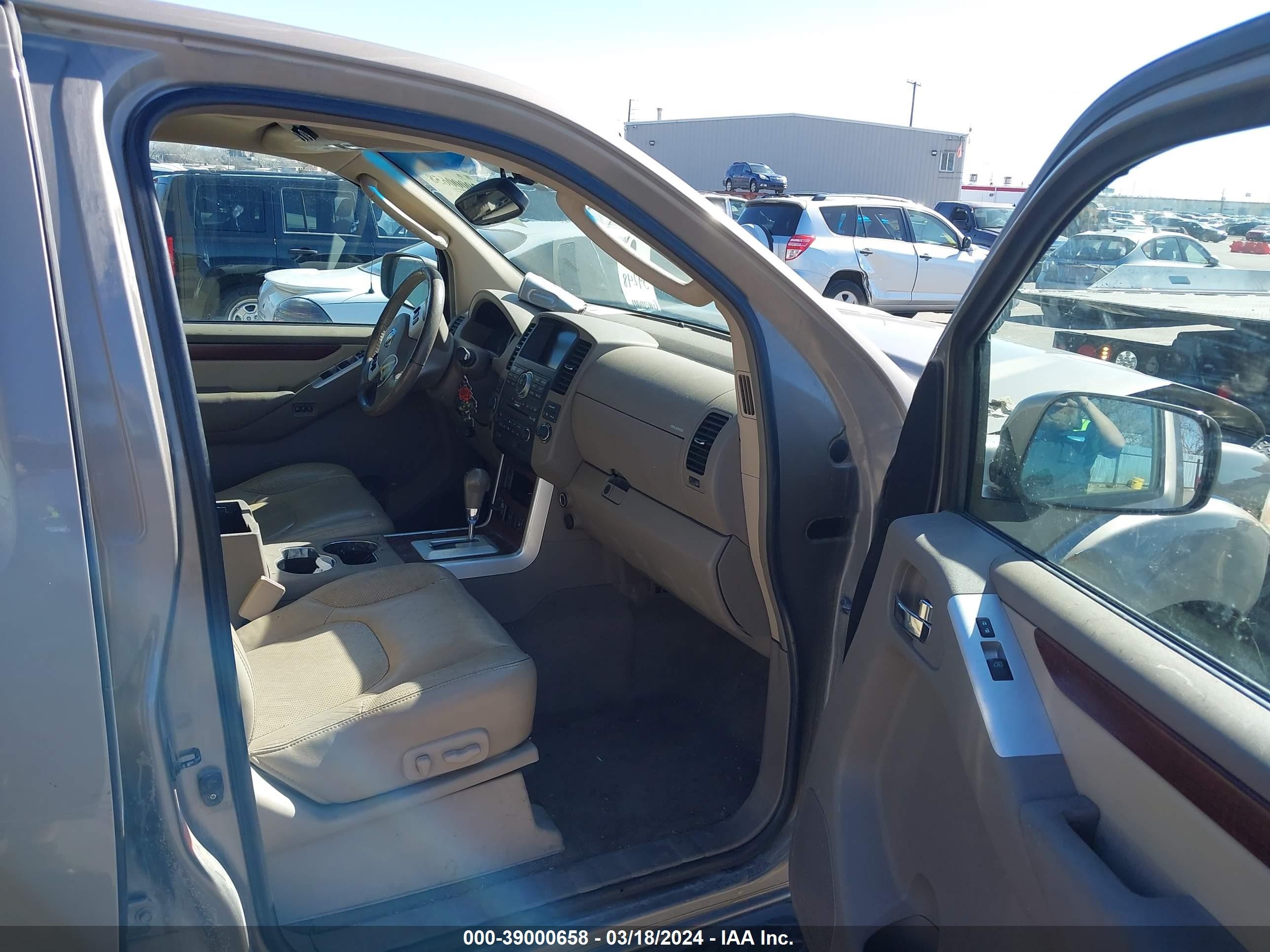 Photo 4 VIN: 5N1BR18B58C629107 - NISSAN PATHFINDER 