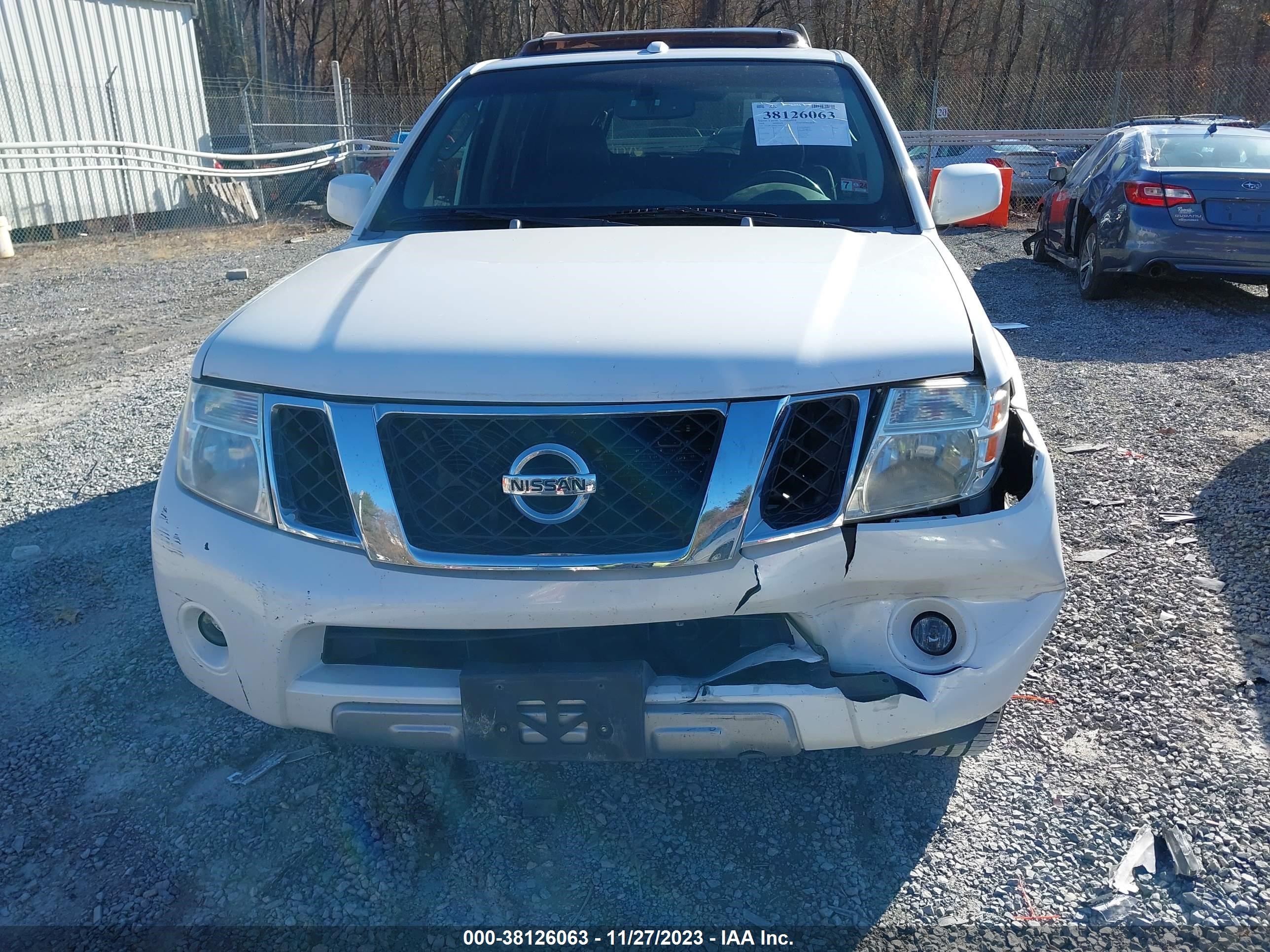 Photo 11 VIN: 5N1BR18B68C609643 - NISSAN PATHFINDER 