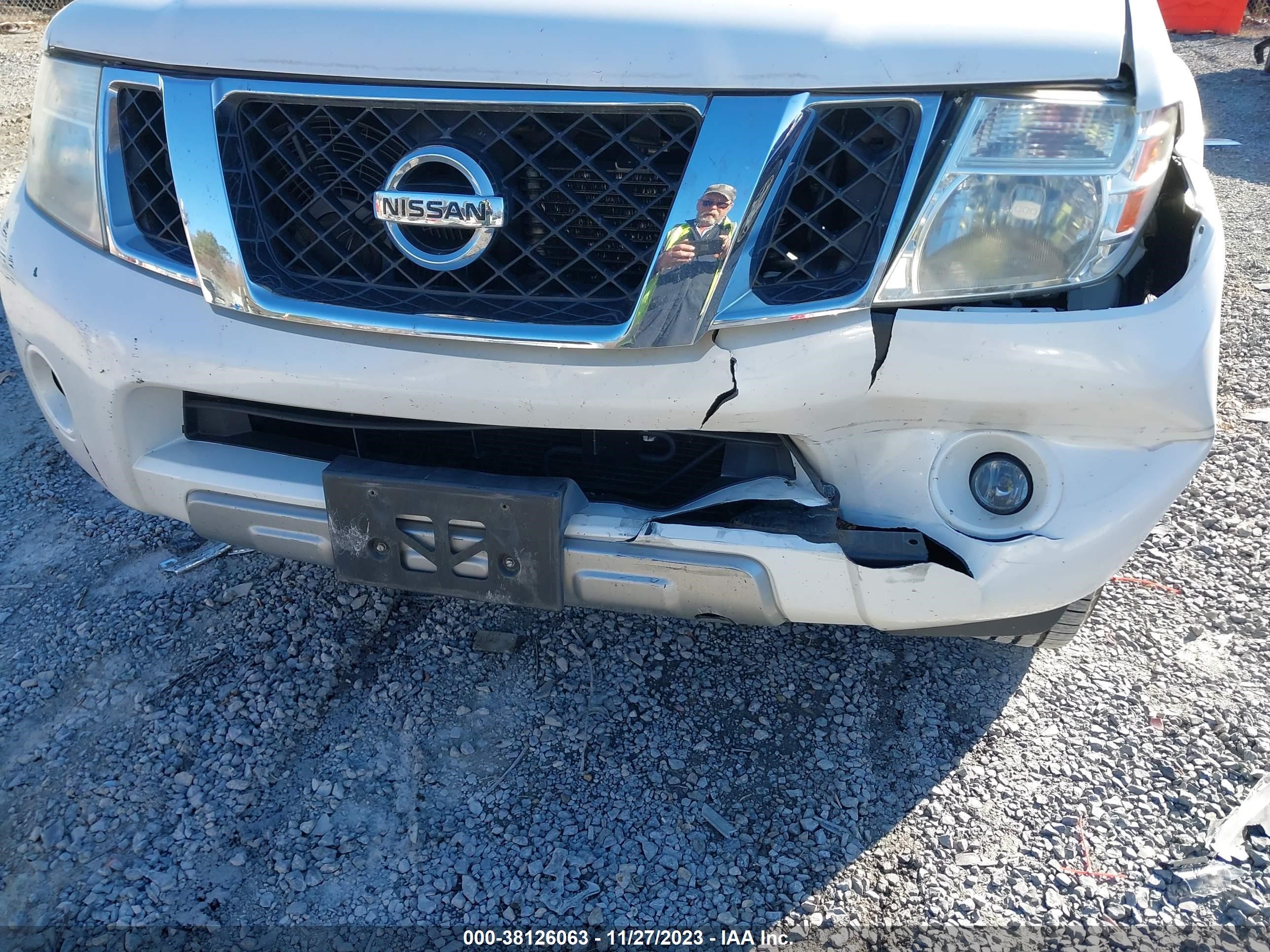 Photo 5 VIN: 5N1BR18B68C609643 - NISSAN PATHFINDER 