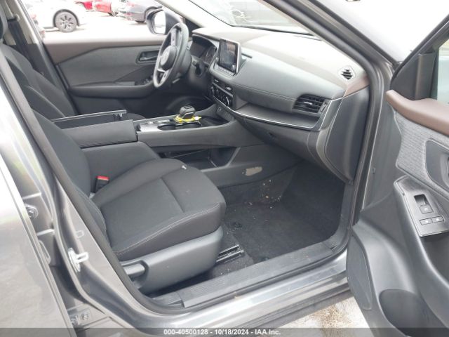 Photo 4 VIN: 5N1BT3AA2PC927305 - NISSAN ROGUE 