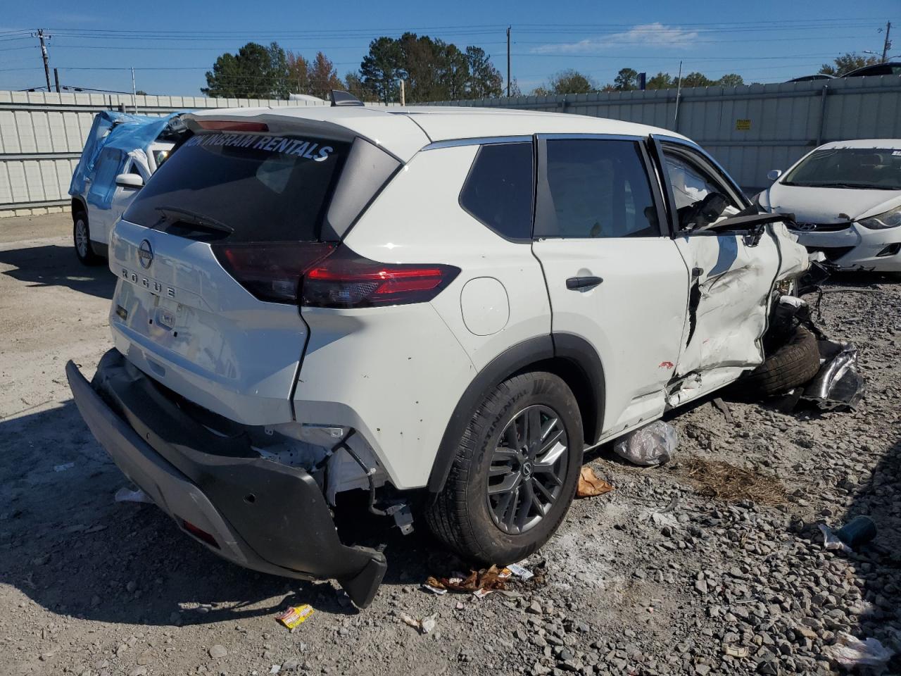 Photo 2 VIN: 5N1BT3AA3PC764521 - NISSAN ROGUE 