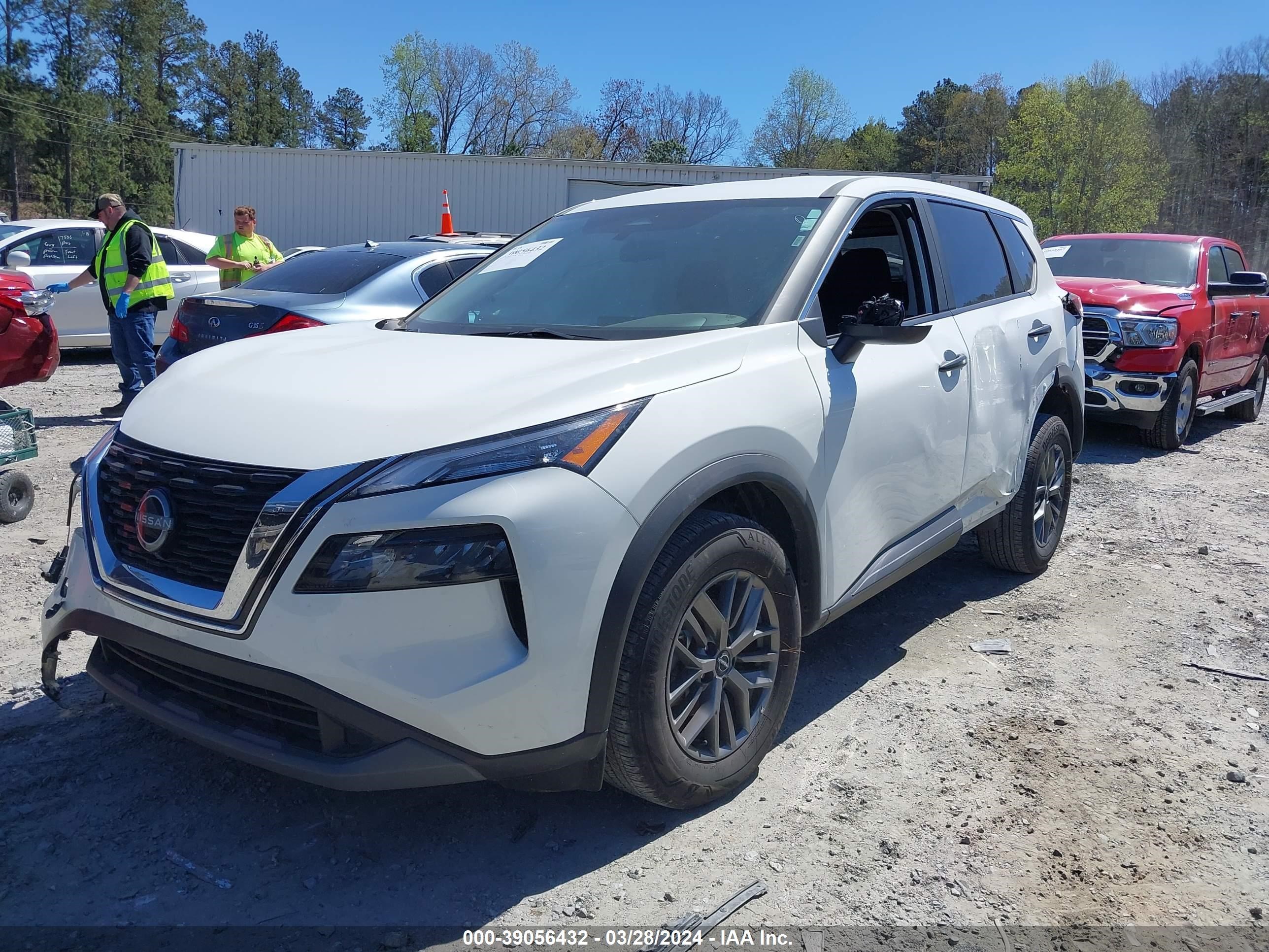 Photo 1 VIN: 5N1BT3AA5PC801701 - NISSAN ROGUE 