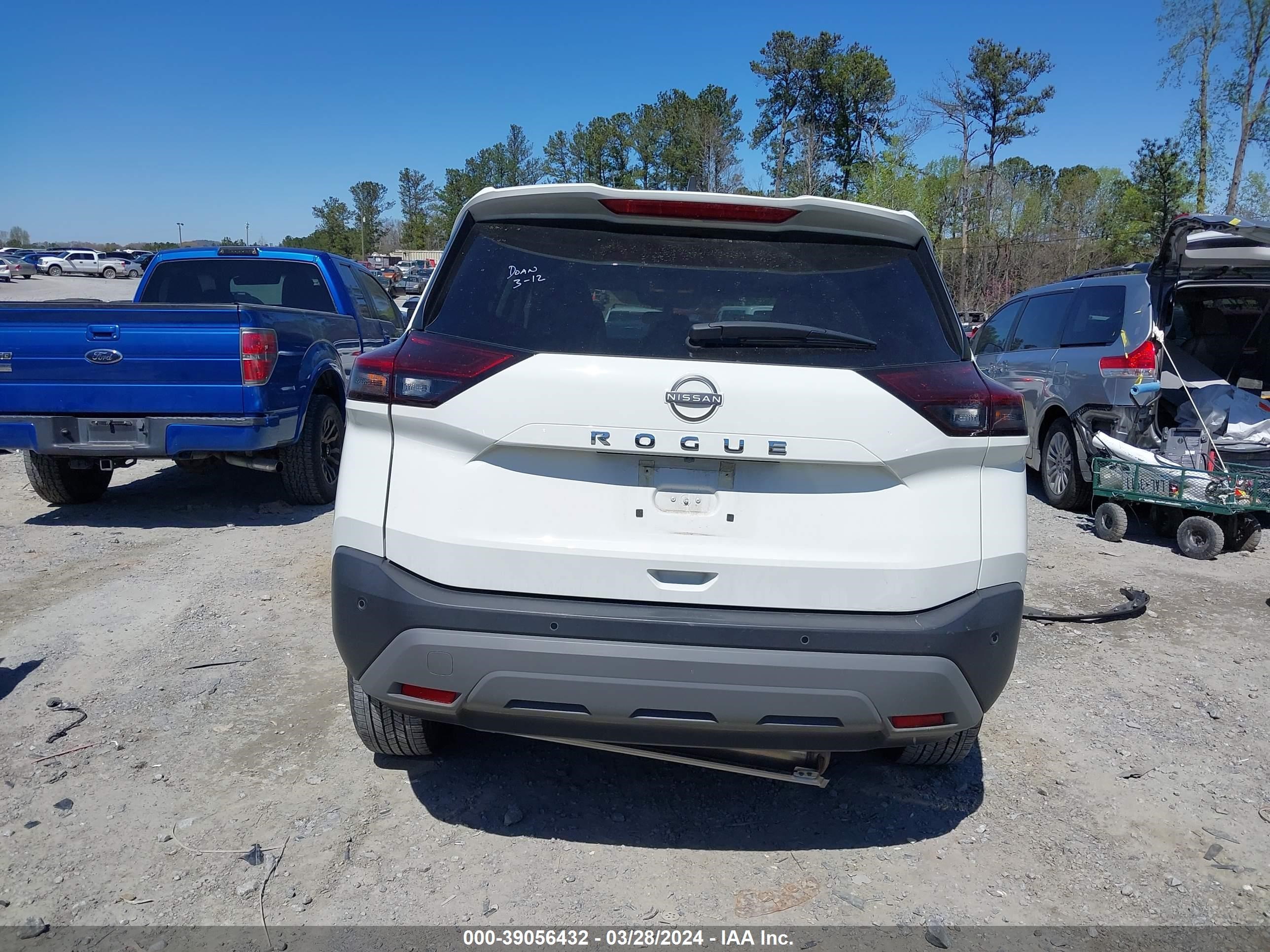 Photo 15 VIN: 5N1BT3AA5PC801701 - NISSAN ROGUE 