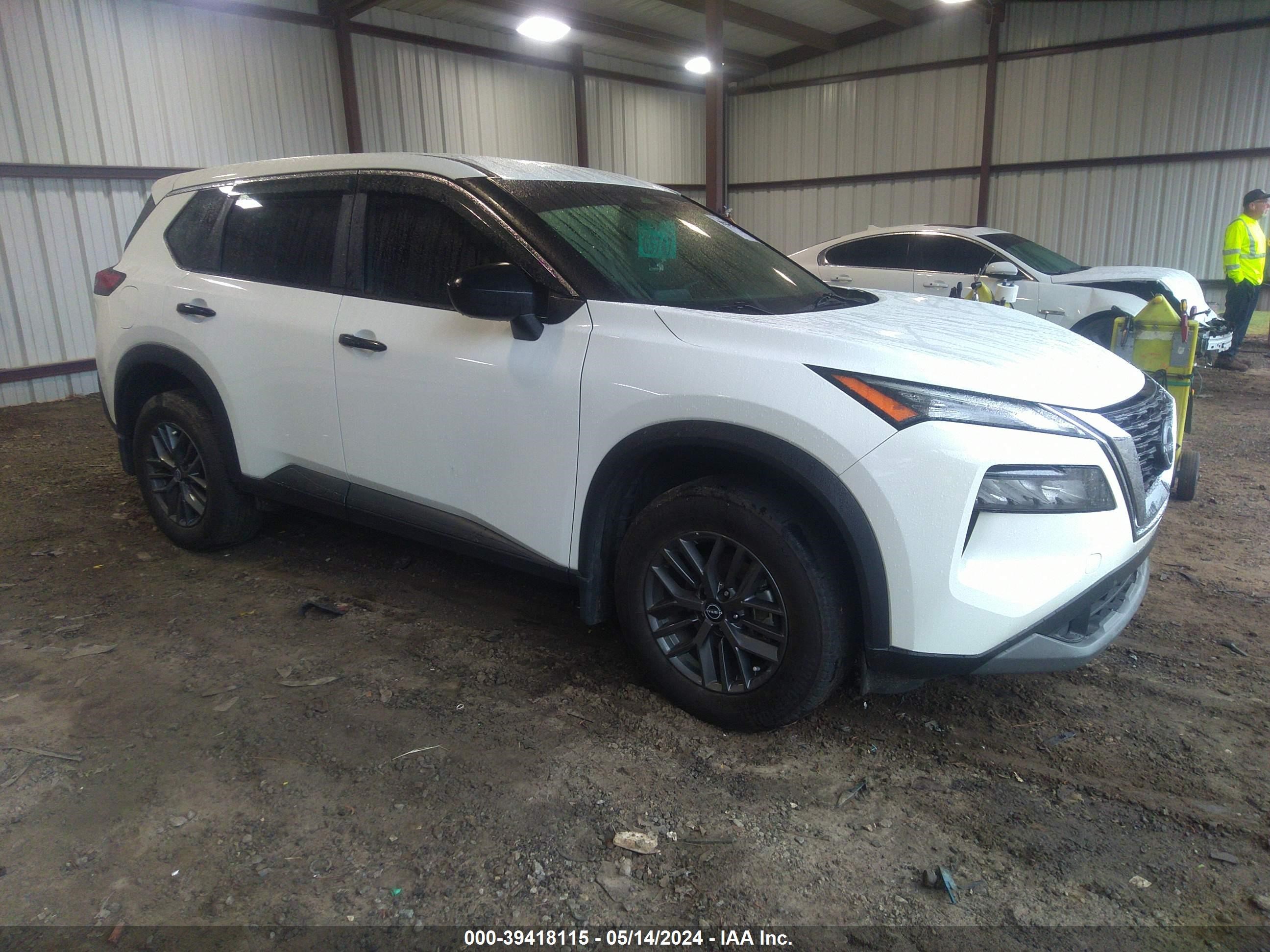 Photo 0 VIN: 5N1BT3AA6NC717108 - NISSAN ROGUE 