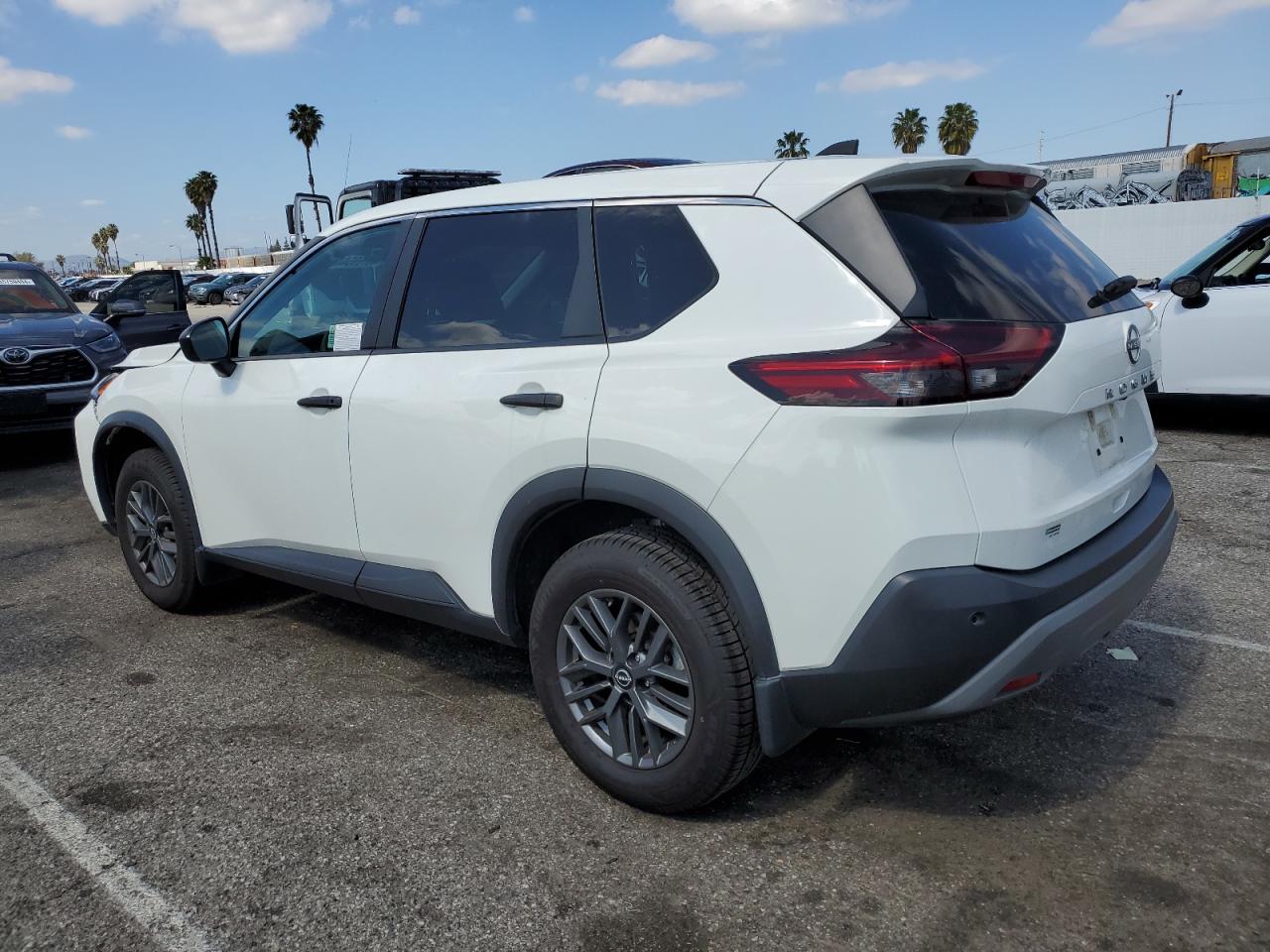 Photo 1 VIN: 5N1BT3AA7NC702178 - NISSAN ROGUE 