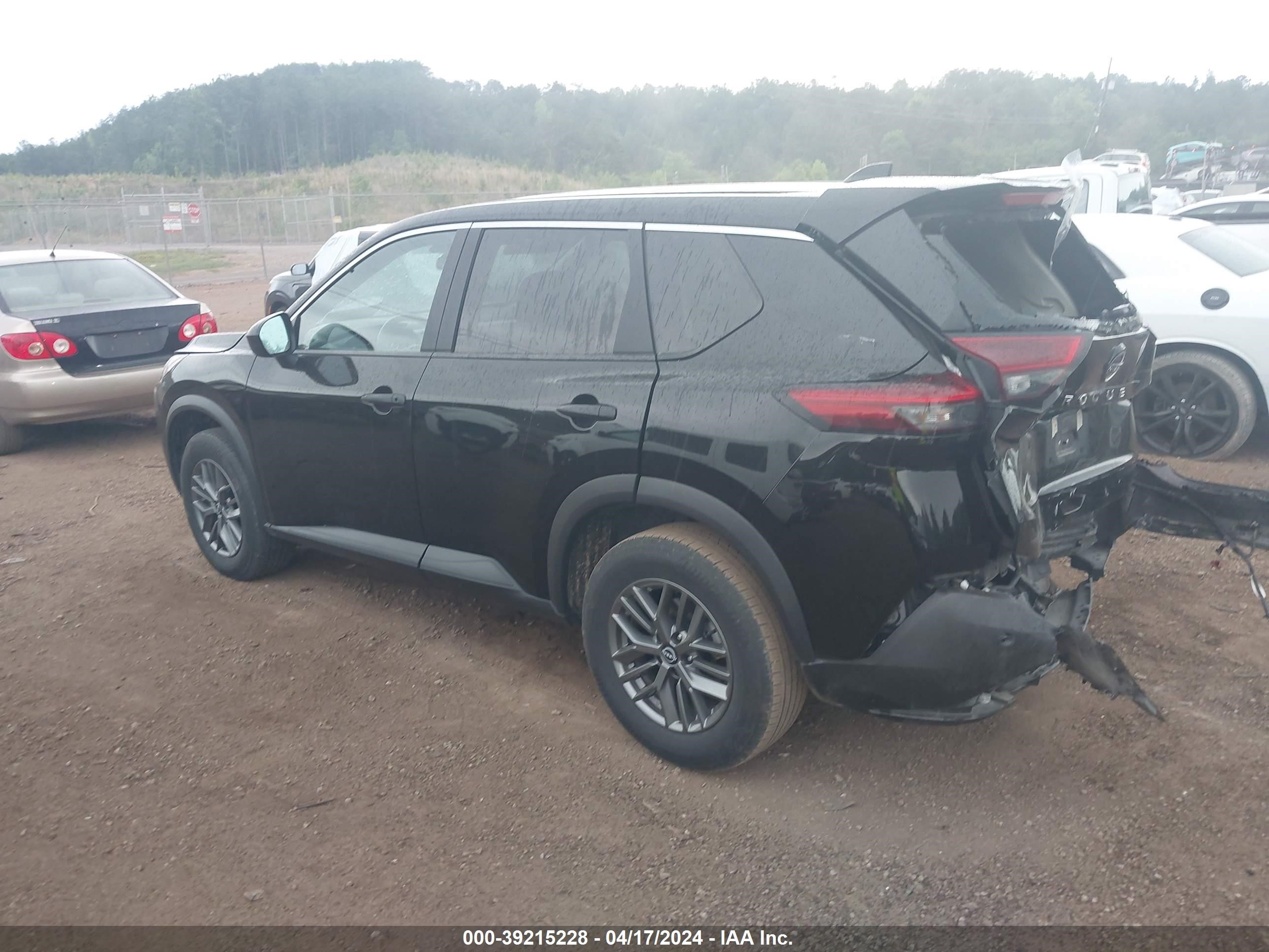 Photo 2 VIN: 5N1BT3AA7PC794198 - NISSAN ROGUE 