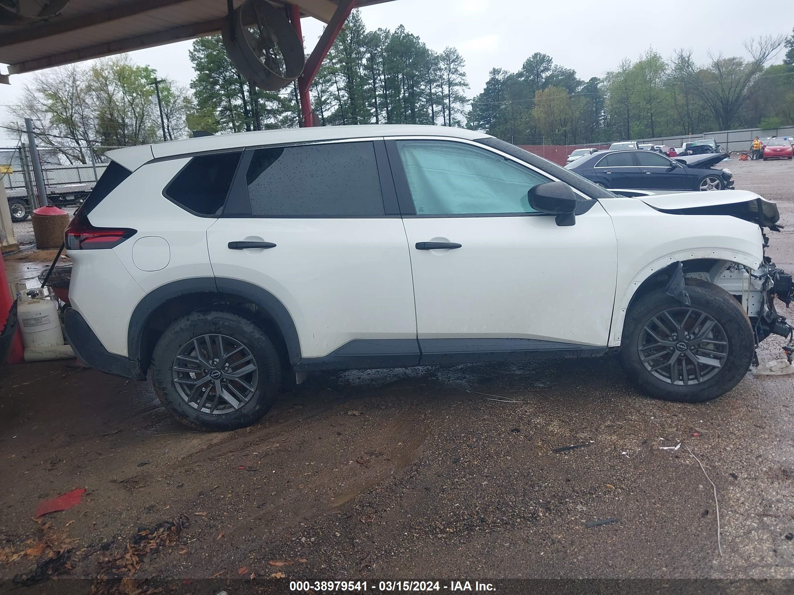 Photo 11 VIN: 5N1BT3AA8NC704196 - NISSAN ROGUE 