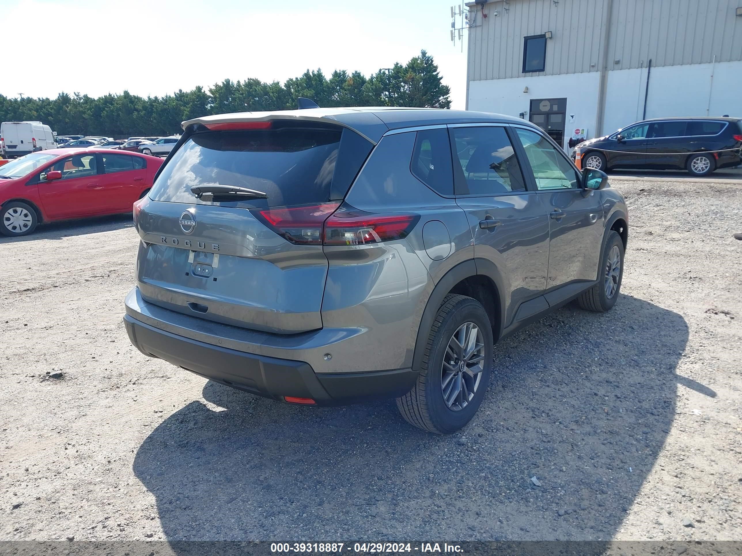 Photo 3 VIN: 5N1BT3AA8RC725796 - NISSAN ROGUE 