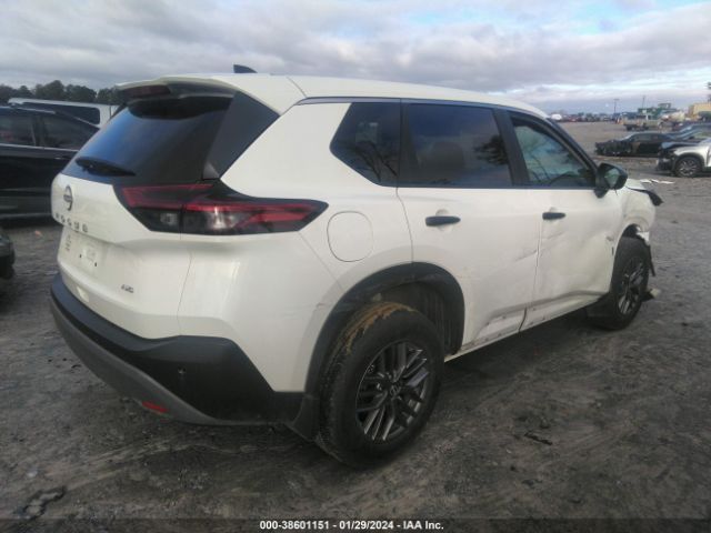 Photo 3 VIN: 5N1BT3AB1PC818889 - NISSAN ROGUE 