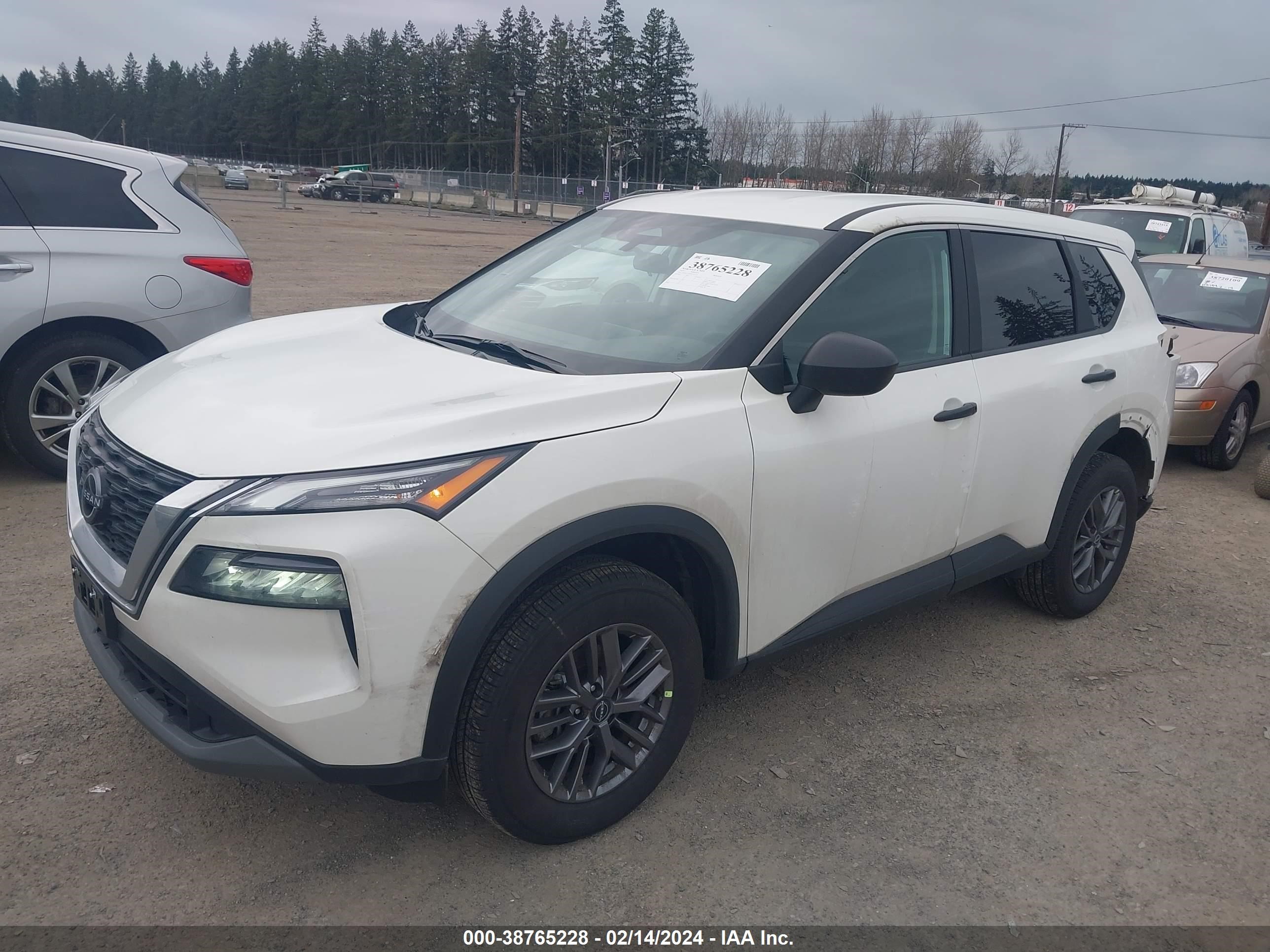 Photo 1 VIN: 5N1BT3AB1PC907572 - NISSAN ROGUE 