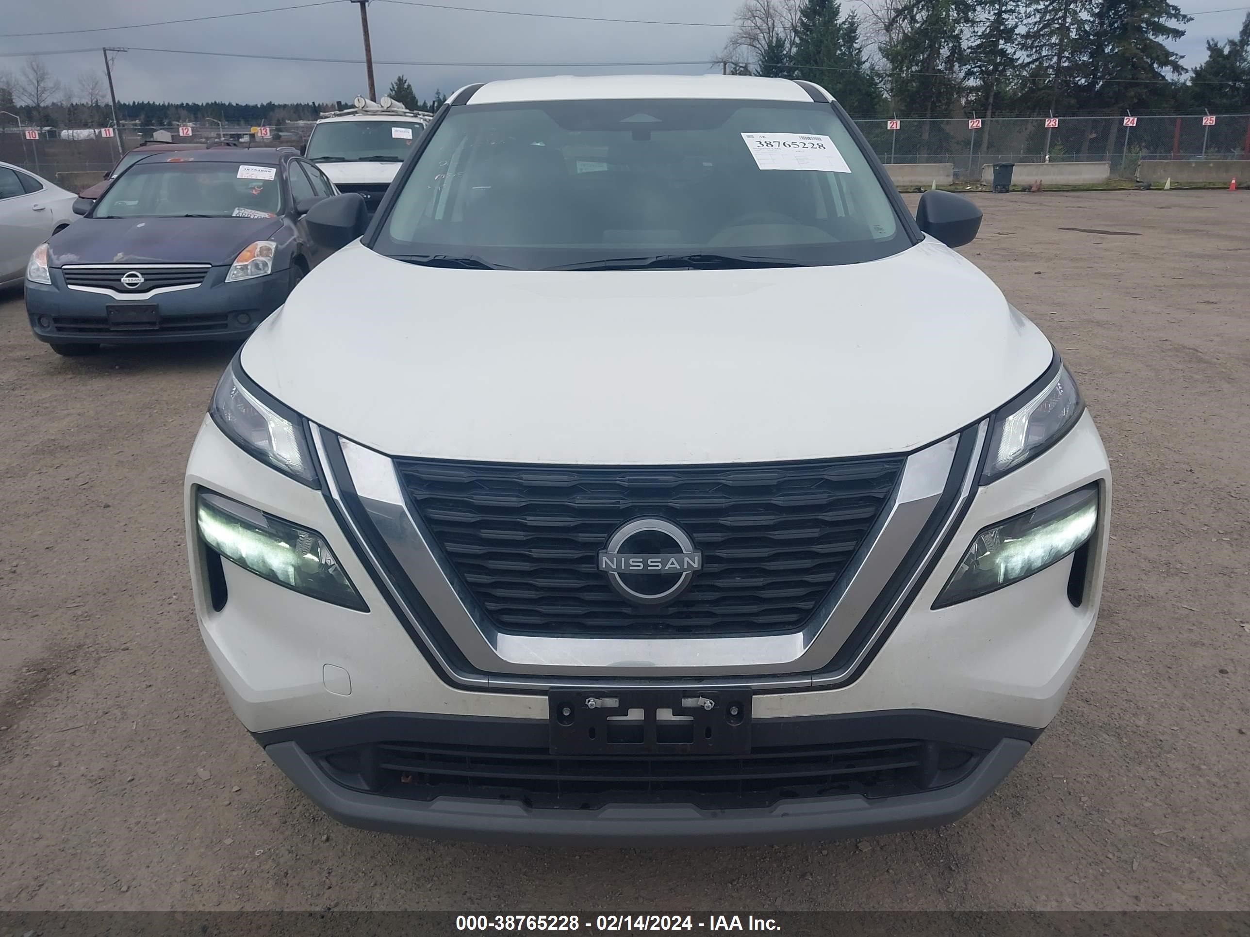 Photo 12 VIN: 5N1BT3AB1PC907572 - NISSAN ROGUE 