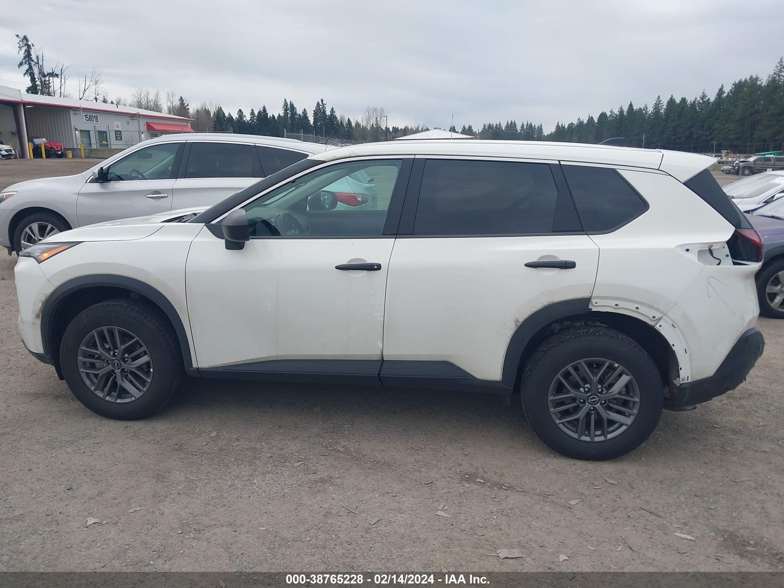 Photo 14 VIN: 5N1BT3AB1PC907572 - NISSAN ROGUE 