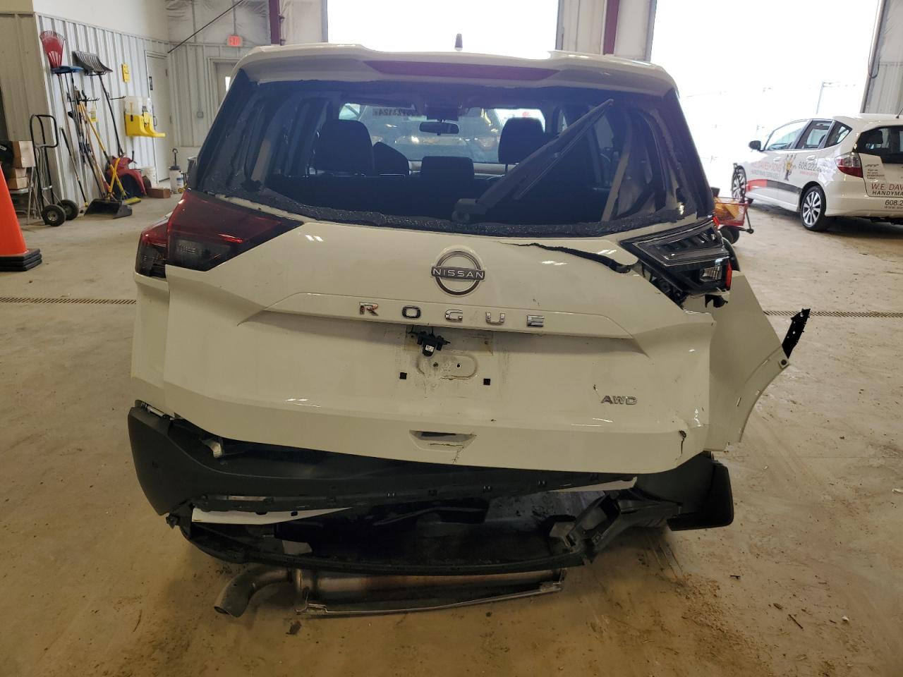 Photo 5 VIN: 5N1BT3AB2PC886537 - NISSAN ROGUE 