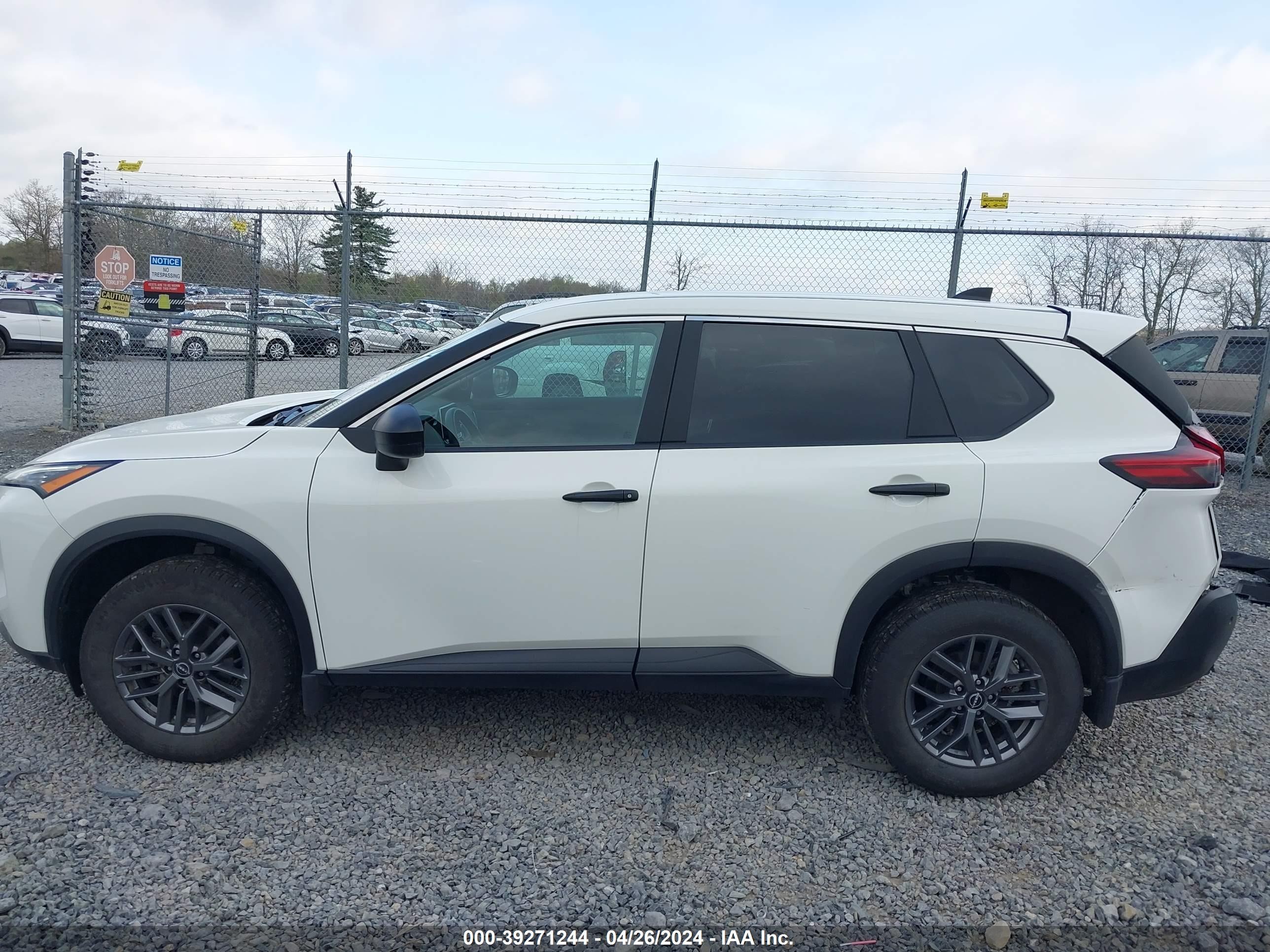 Photo 14 VIN: 5N1BT3AB2PC914109 - NISSAN ROGUE 