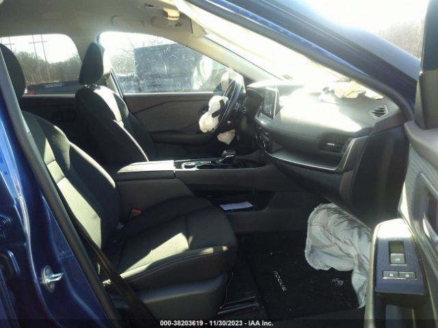 Photo 4 VIN: 5N1BT3AB3PC771722 - NISSAN ROGUE 