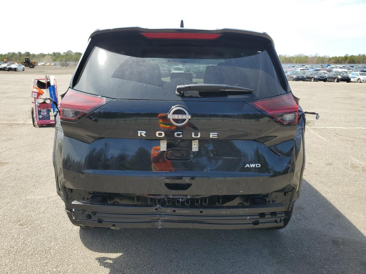 Photo 5 VIN: 5N1BT3AB4PC745856 - NISSAN ROGUE 