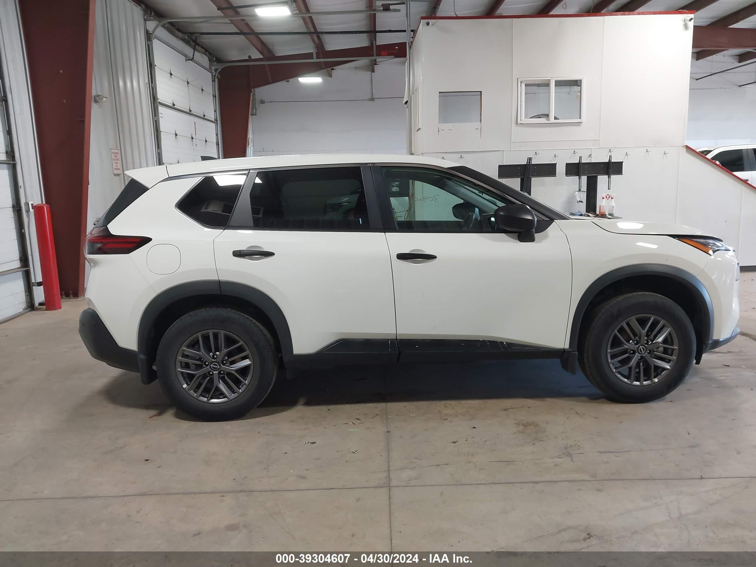 Photo 12 VIN: 5N1BT3AB6NC700723 - NISSAN ROGUE 