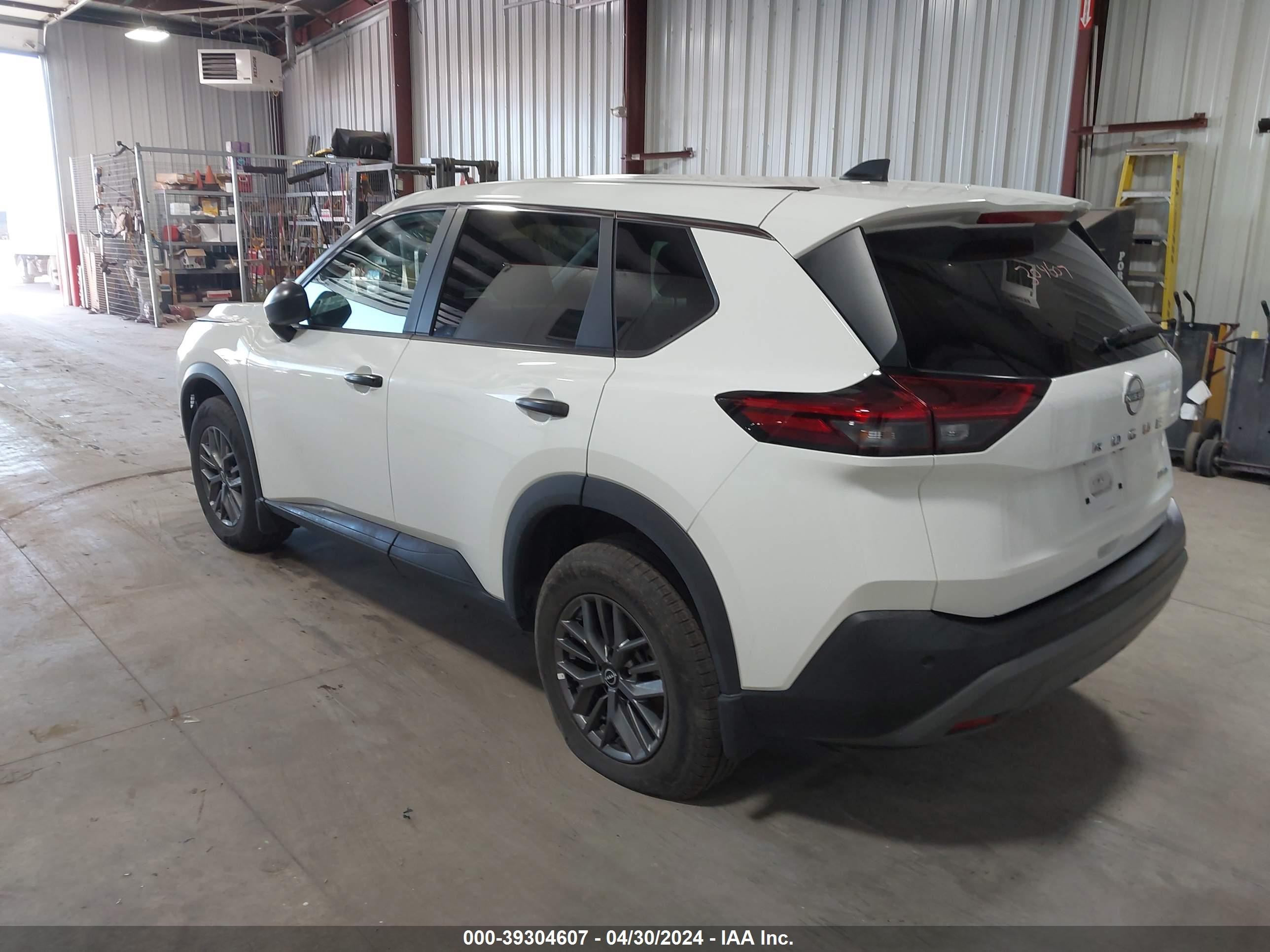 Photo 2 VIN: 5N1BT3AB6NC700723 - NISSAN ROGUE 