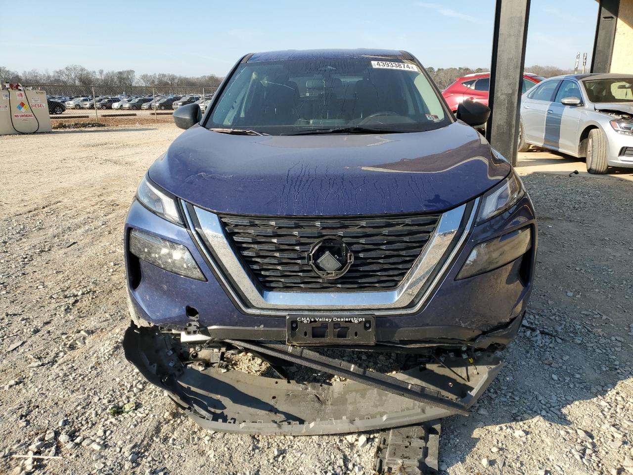 Photo 4 VIN: 5N1BT3AB7PC824812 - NISSAN ROGUE 