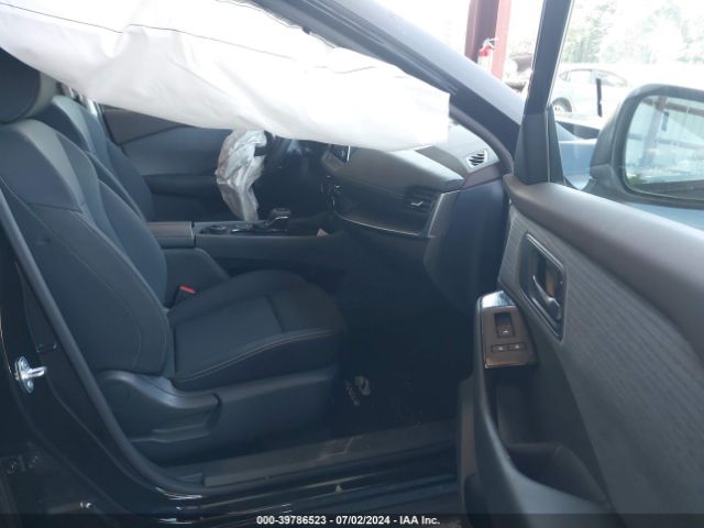 Photo 4 VIN: 5N1BT3AB8PC880886 - NISSAN ROGUE 