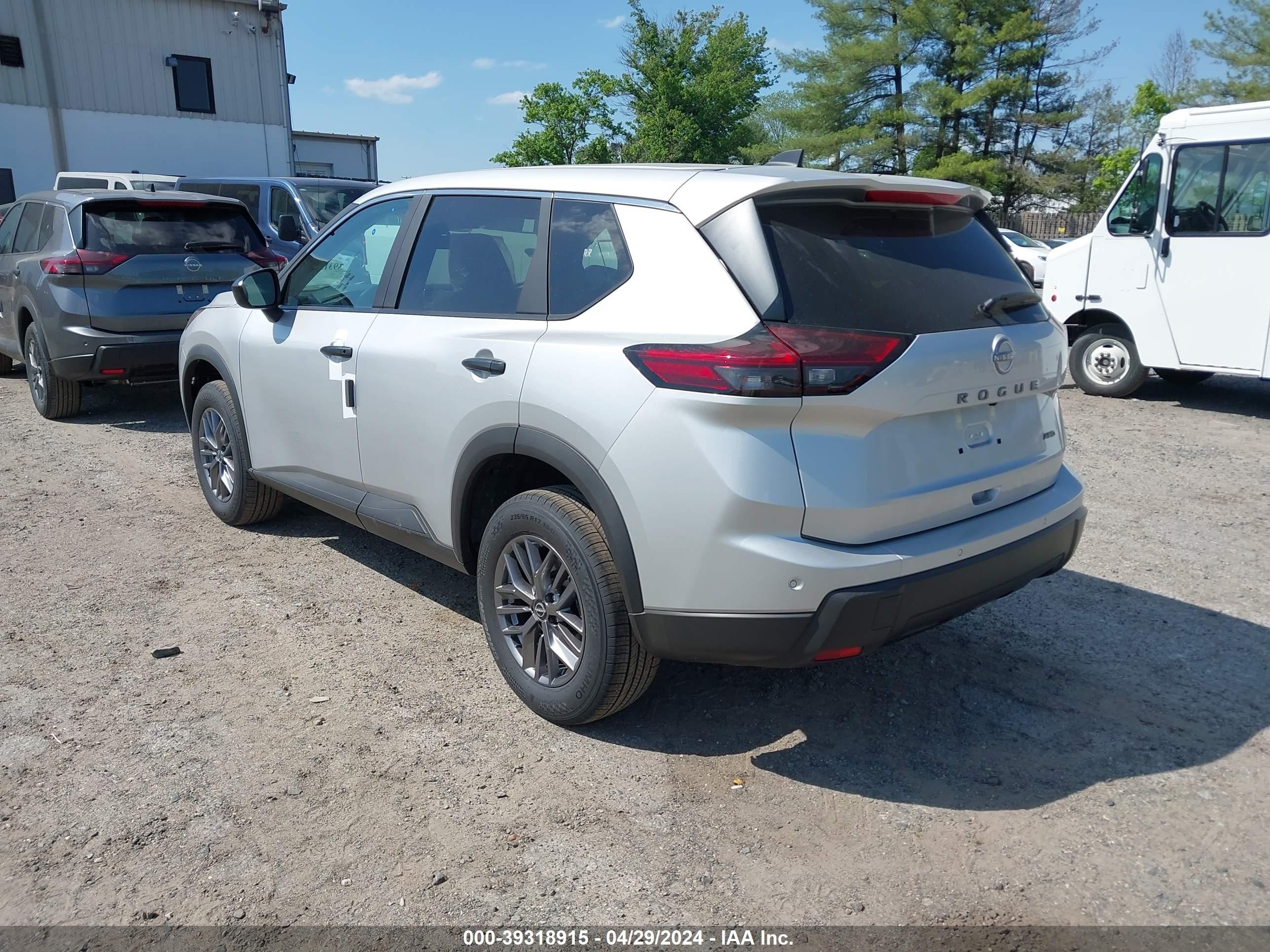 Photo 2 VIN: 5N1BT3AB8RC719327 - NISSAN ROGUE 