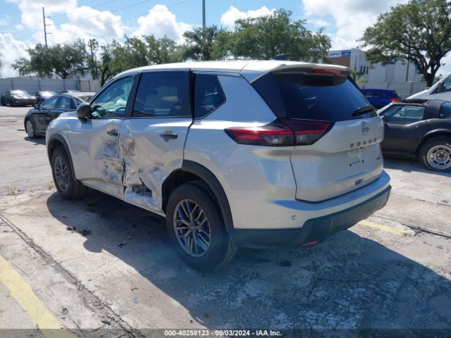 Photo 2 VIN: 5N1BT3AB9RC680215 - NISSAN ROGUE 