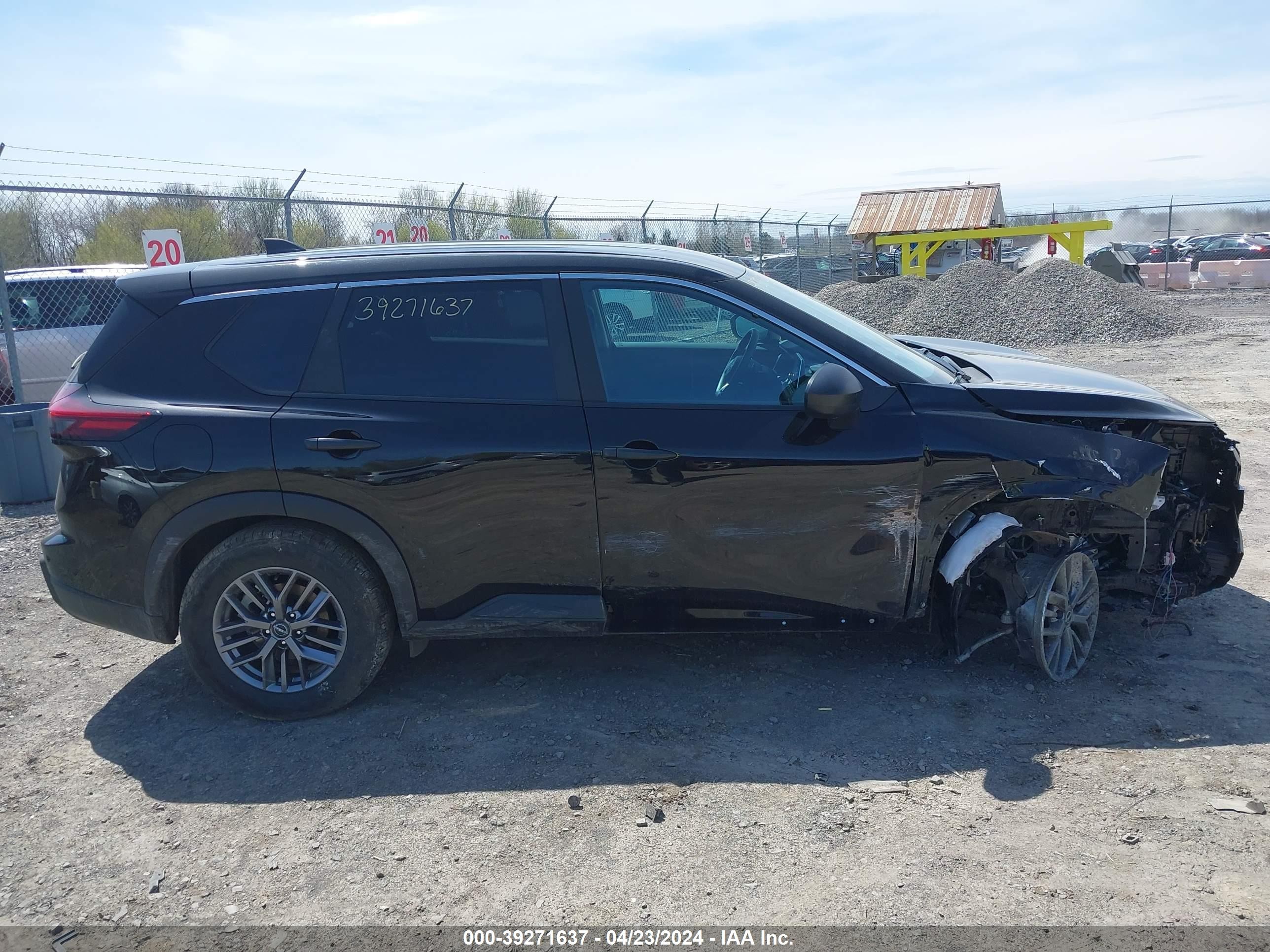 Photo 13 VIN: 5N1BT3ABXRC693121 - NISSAN ROGUE 