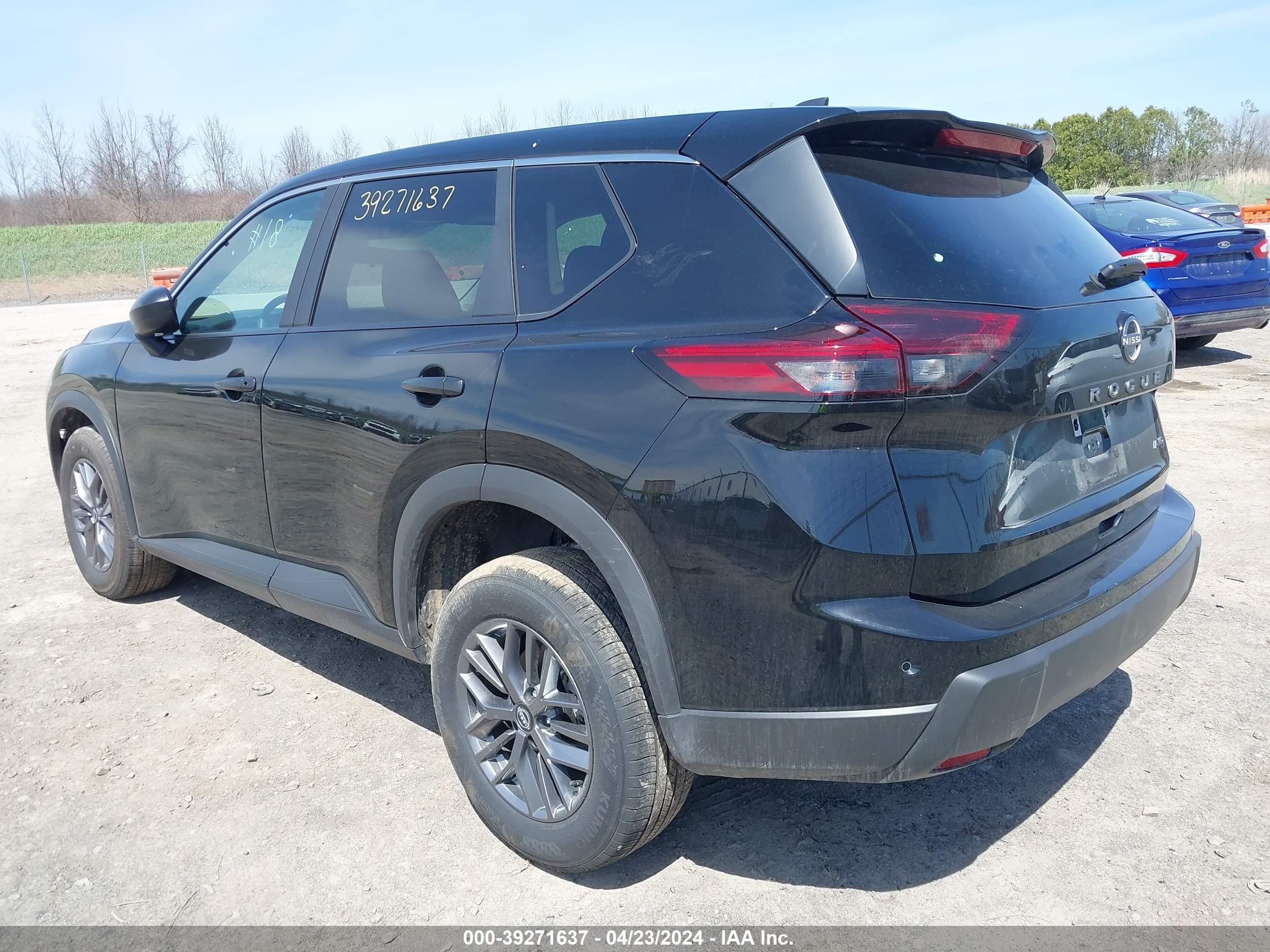 Photo 2 VIN: 5N1BT3ABXRC693121 - NISSAN ROGUE 