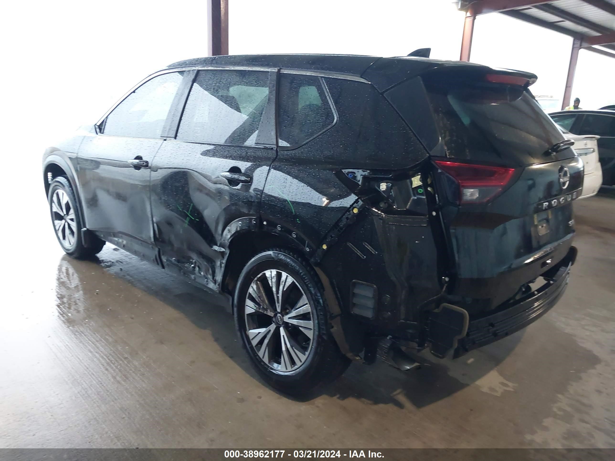 Photo 2 VIN: 5N1BT3BA0PC675021 - NISSAN ROGUE 